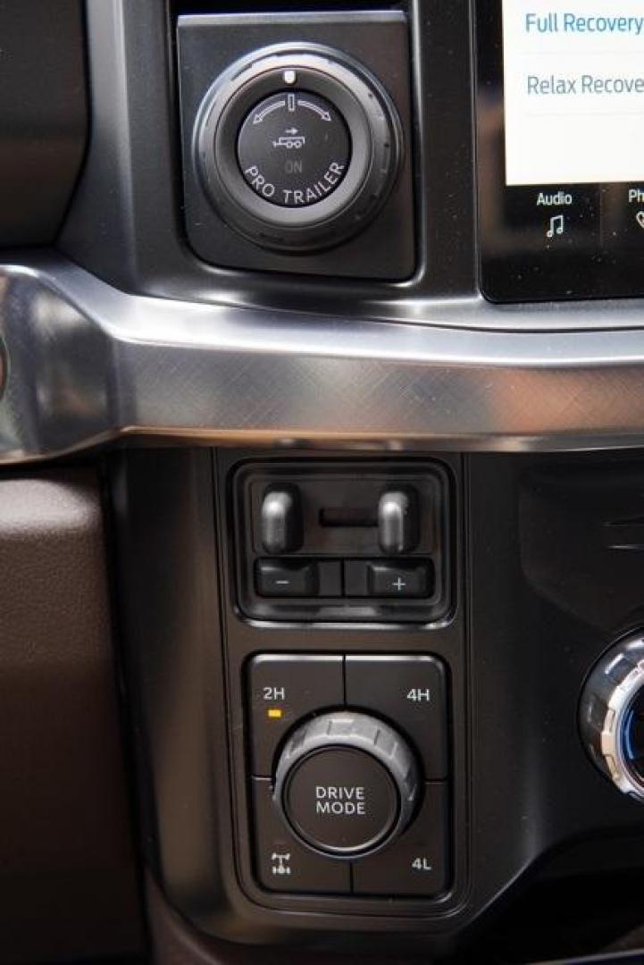 2025 Star White Metallic Tri-Coat /40 Console 40 Seat Ford F-250SD King Ranch (1FT8W2BM5SE) with an 6.7L High Output Power Stroke V8 Diesel engine, Automatic transmission, located at 1105 E Mulberry, Kaufman, TX, 75142, (972) 962-2151, 32.589550, -96.300926 - Photo#6