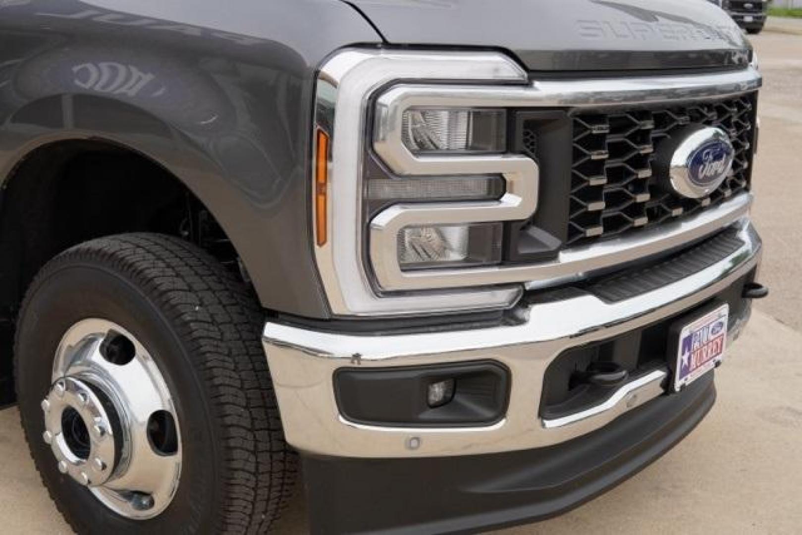 2025 Carbonized Gray Metallic /Black Onyx Ford F-350SD Lariat (1FT8W3DT2SE) with an Power Stroke 6.7L V8 DI 32V OHV Turbodiesel engine, Automatic transmission, located at 1105 E Mulberry, Kaufman, TX, 75142, (972) 962-2151, 32.589550, -96.300926 - Carbonized Gray Metallic 2025 Ford F-350SD 4D Crew Cab Lariat DRW 4WD 10-Speed Automatic Power Stroke 6.7L V8 DI 32V OHV Turbodiesel 4WD.<br><br><br>Please call Paul Murrey Ford Inc. In Kaufman Texas A Family Dealership Since 1952 Serving the Dallas Fort Worth and East Texas areas for over 70 years. - Photo#8