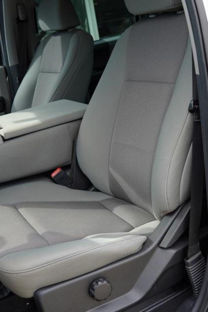 2020 Silver /Medium Earth Gray Ford F-250SD XL (1FT7W2BN1LE) with an 7.3L V8 PFI SOHC 16V Federal 385hp engine, Automatic transmission, located at 1105 E Mulberry, Kaufman, TX, 75142, (972) 962-2151, 32.589550, -96.300926 - Silver 2020 Ford F-250SD 4D Crew Cab XL 4WD 10-Speed Automatic 7.3L V8 PFI SOHC 16V Federal 385hp 4WD.<br><br><br>Recent Arrival!<br><br><br>Please call Paul Murrey Ford Inc. In Kaufman Texas A Family Dealership Since 1952 Serving the Dallas Fort Worth and East Texas areas for over 70 years. Please - Photo#21