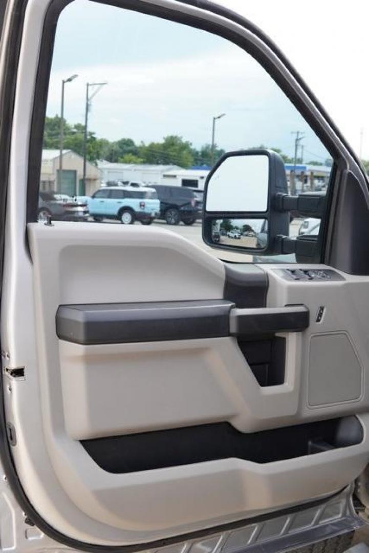 2020 Silver /Medium Earth Gray Ford F-250SD XL (1FT7W2BN1LE) with an 7.3L V8 PFI SOHC 16V Federal 385hp engine, Automatic transmission, located at 1105 E Mulberry, Kaufman, TX, 75142, (972) 962-2151, 32.589550, -96.300926 - Silver 2020 Ford F-250SD 4D Crew Cab XL 4WD 10-Speed Automatic 7.3L V8 PFI SOHC 16V Federal 385hp 4WD.<br><br><br>Recent Arrival!<br><br><br>Please call Paul Murrey Ford Inc. In Kaufman Texas A Family Dealership Since 1952 Serving the Dallas Fort Worth and East Texas areas for over 70 years. Please - Photo#22