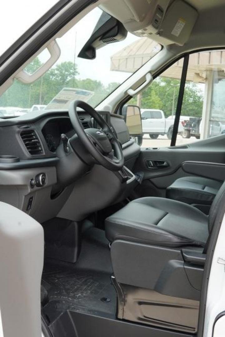 2025 Oxford White /Gray Ford Transit-250 Base (1FTBR1C84SK) with an 3.5L V6 Flex Fuel engine, Automatic transmission, located at 1105 E Mulberry, Kaufman, TX, 75142, (972) 962-2151, 32.589550, -96.300926 - Oxford White 2025 Ford Transit-250 3D Cargo Van RWD 10-Speed Automatic with Overdrive 3.5L V6 Flex Fuel<br><br>Recent Arrival!<br><br><br>Please call Paul Murrey Ford Inc. In Kaufman Texas A Family Dealership Since 1952 Serving the Dallas Fort Worth and East Texas areas for over 70 years. Please cal - Photo#7