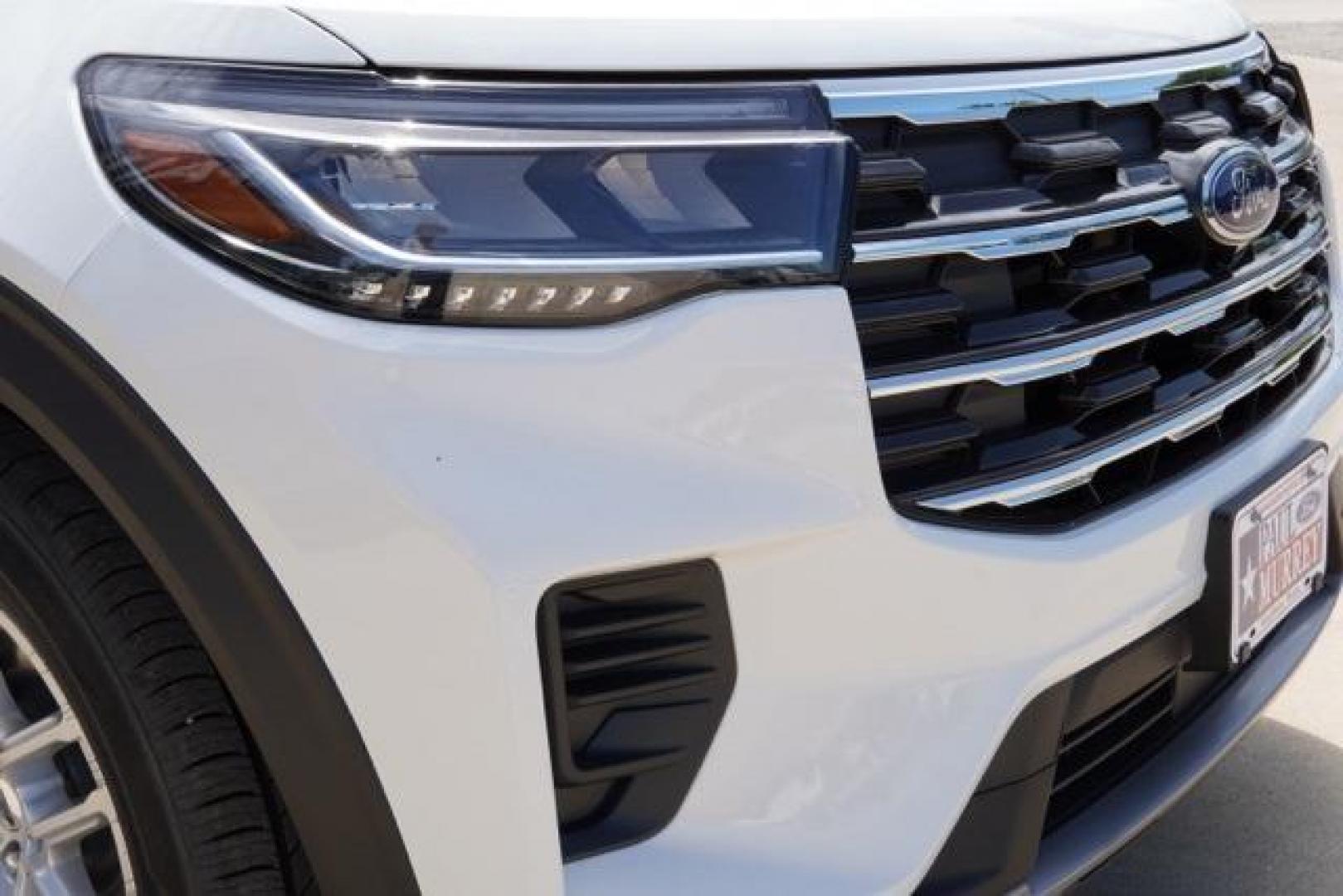 2025 Star White Metallic Tri-Coat /Gray Ford Explorer Active (1FMUK7DH3SG) with an 2.3L EcoBoost I-4 engine, Automatic transmission, located at 1105 E Mulberry, Kaufman, TX, 75142, (972) 962-2151, 32.589550, -96.300926 - Photo#9