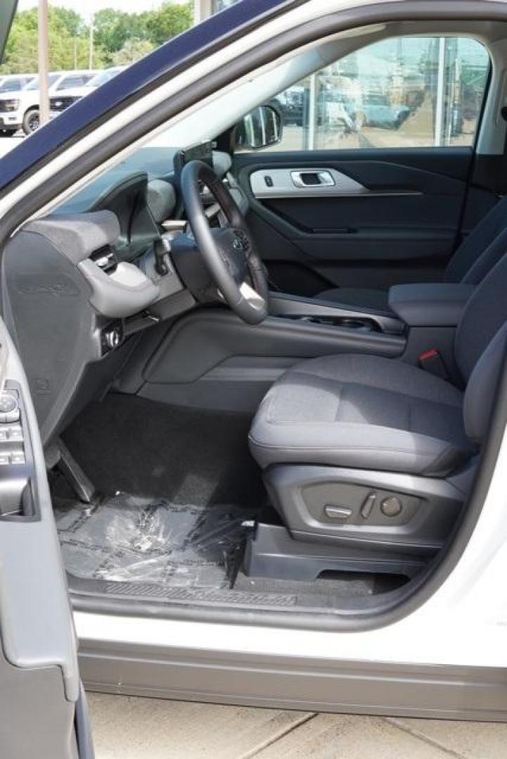 2025 Star White Metallic Tri-Coat /Gray Ford Explorer Active (1FMUK7DH3SG) with an 2.3L EcoBoost I-4 engine, Automatic transmission, located at 1105 E Mulberry, Kaufman, TX, 75142, (972) 962-2151, 32.589550, -96.300926 - Photo#10