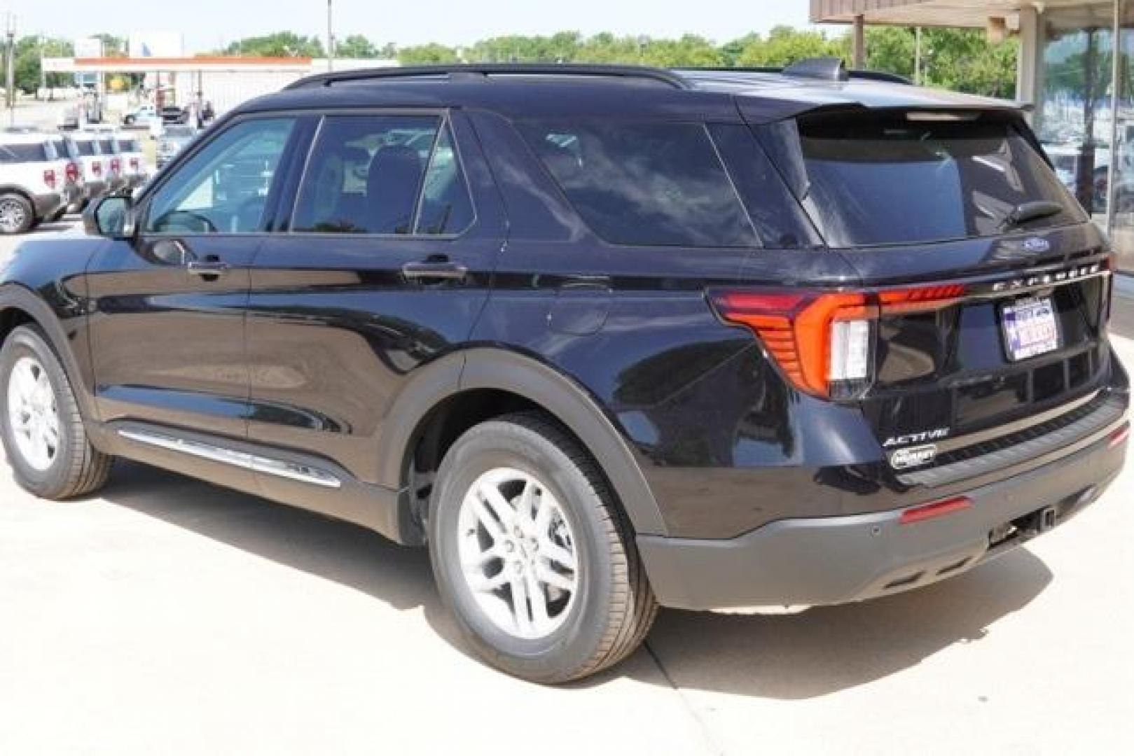2025 Agate Black Metallic /Gray Ford Explorer Active (1FMUK7DH6SG) with an 2.3L EcoBoost I-4 engine, Automatic transmission, located at 1105 E Mulberry, Kaufman, TX, 75142, (972) 962-2151, 32.589550, -96.300926 - Photo#2