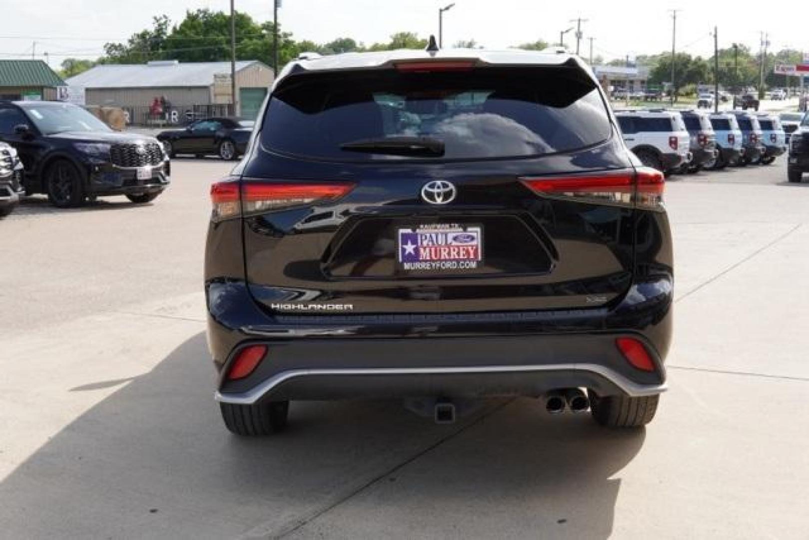 2023 Midnight Black Metallic Toyota Highlander L (5TDKDRAH7PS) with an 2.4L I4 PDI Turbocharged DOHC 16V LEV3-SULEV30 265hp engine, Automatic transmission, located at 1105 E Mulberry, Kaufman, TX, 75142, (972) 962-2151, 32.589550, -96.300926 - Photo#3