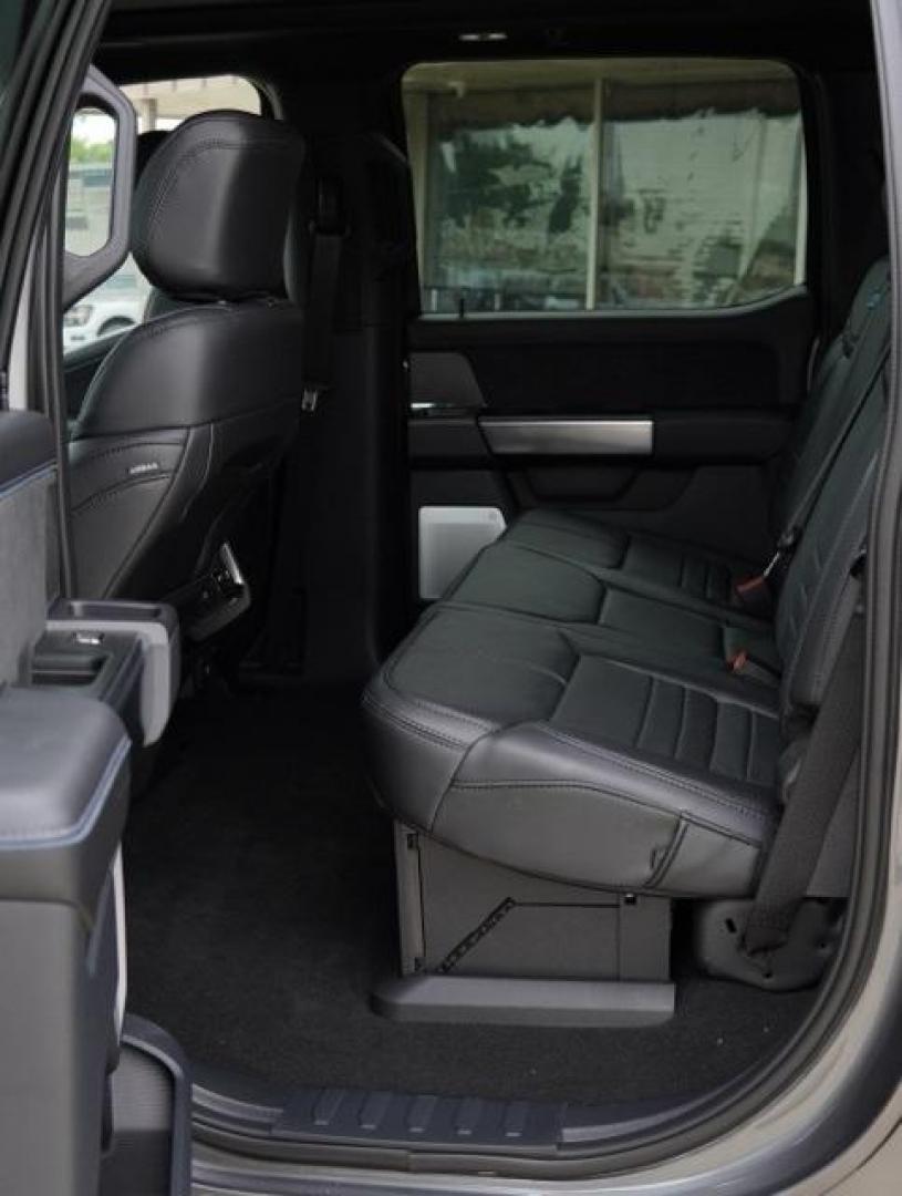 2025 Carbonized Gray Metallic /Black Onyx Ford F-250SD Platinum (1FT8W2BM1SE) with an 6.7L High Output Power Stroke V8 Diesel engine, Automatic transmission, located at 1105 E Mulberry, Kaufman, TX, 75142, (972) 962-2151, 32.589550, -96.300926 - Carbonized Gray Metallic 2025 Ford F-250SD 4D Crew Cab Platinum 4WD 10-Speed Automatic 6.7L High Output Power Stroke V8 Diesel 4WD.<br><br>Recent Arrival!<br><br><br>Please call Paul Murrey Ford Inc. In Kaufman Texas A Family Dealership Since 1952 Serving the Dallas Fort Worth and East Texas areas f - Photo#25