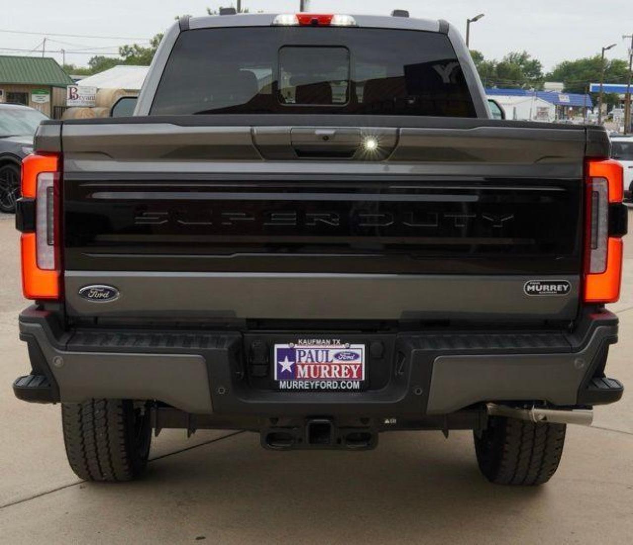 2025 Gray Metallic /Black Onyx/Platinum Blue Ford F-250SD Platinum (1FT8W2BM1SE) with an 6.7L High Output Power Stroke V8 Diesel engine, Automatic transmission, located at 1105 E Mulberry, Kaufman, TX, 75142, (972) 962-2151, 32.589550, -96.300926 - $6,298 off MSRP!<br><br>4WD.<br>Carbonized Gray Metallic 2025 Ford F-250SD 4D Crew Cab Platinum 4WD 10-Speed Automatic 6.7L High Output Power Stroke V8 Diesel - Photo#3