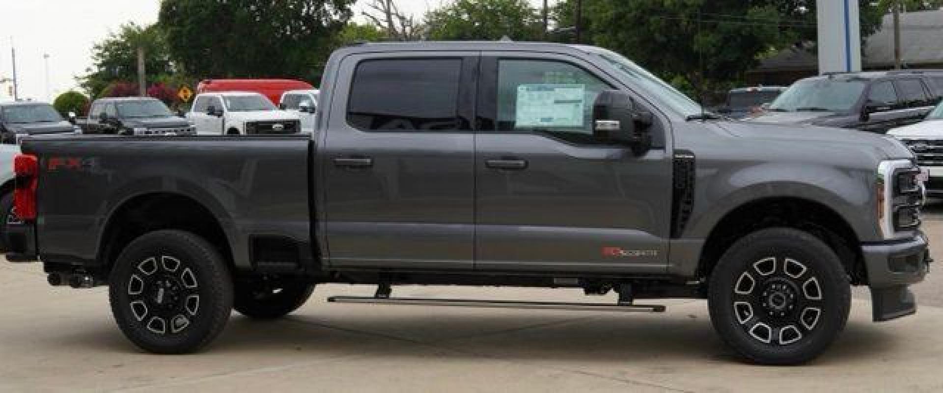 2025 Gray Metallic /Black Onyx/Platinum Blue Ford F-250SD Platinum (1FT8W2BM1SE) with an 6.7L High Output Power Stroke V8 Diesel engine, Automatic transmission, located at 1105 E Mulberry, Kaufman, TX, 75142, (972) 962-2151, 32.589550, -96.300926 - $6,298 off MSRP!<br><br>4WD.<br>Carbonized Gray Metallic 2025 Ford F-250SD 4D Crew Cab Platinum 4WD 10-Speed Automatic 6.7L High Output Power Stroke V8 Diesel - Photo#5