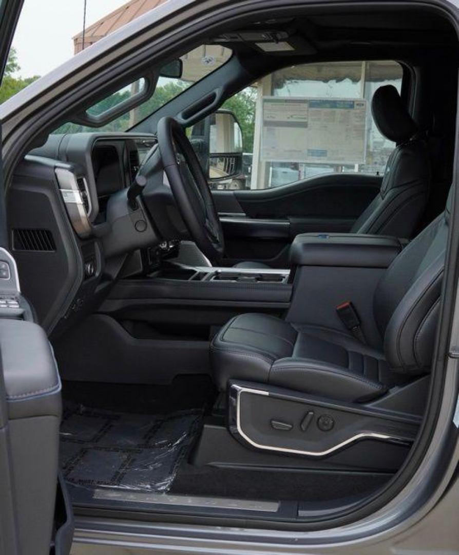 2025 Gray Metallic /Black Onyx/Platinum Blue Ford F-250SD Platinum (1FT8W2BM1SE) with an 6.7L High Output Power Stroke V8 Diesel engine, Automatic transmission, located at 1105 E Mulberry, Kaufman, TX, 75142, (972) 962-2151, 32.589550, -96.300926 - $6,298 off MSRP!<br><br>4WD.<br>Carbonized Gray Metallic 2025 Ford F-250SD 4D Crew Cab Platinum 4WD 10-Speed Automatic 6.7L High Output Power Stroke V8 Diesel - Photo#10