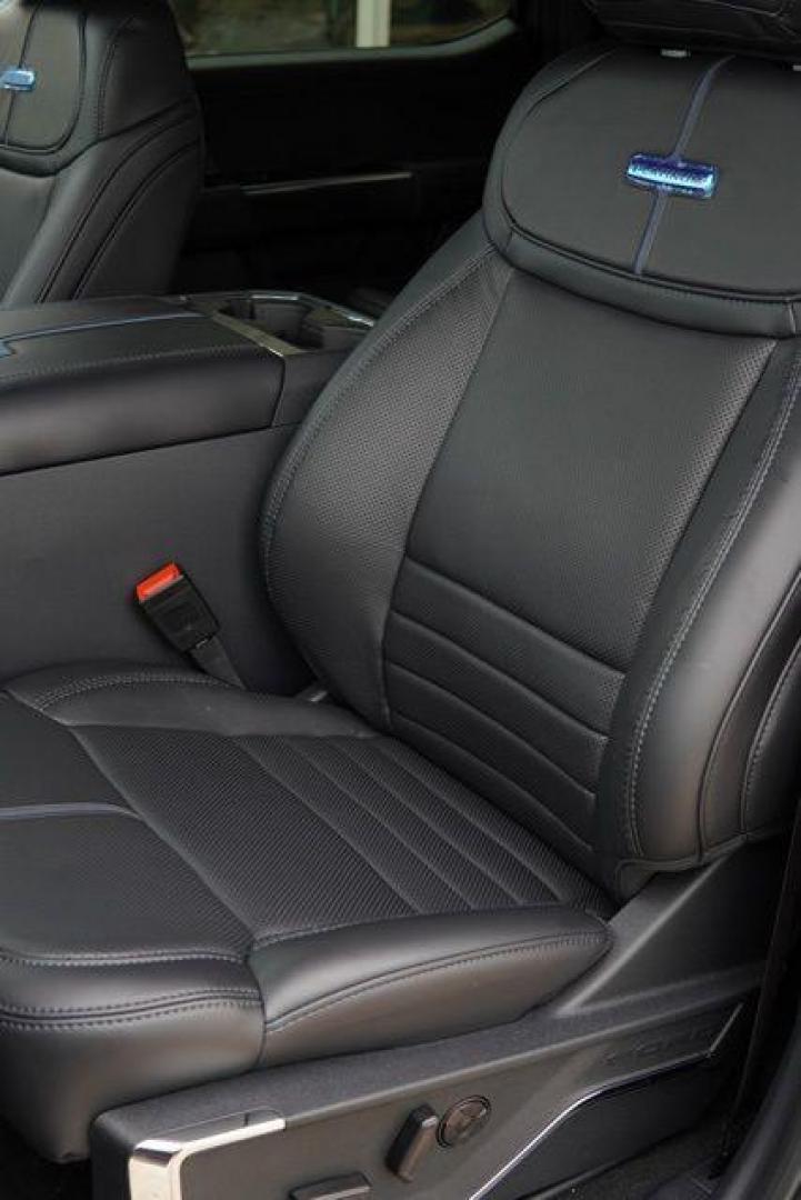 2025 Gray Metallic /Black Onyx/Platinum Blue Ford F-250SD Platinum (1FT8W2BM1SE) with an 6.7L High Output Power Stroke V8 Diesel engine, Automatic transmission, located at 1105 E Mulberry, Kaufman, TX, 75142, (972) 962-2151, 32.589550, -96.300926 - $6,298 off MSRP!<br><br>4WD.<br>Carbonized Gray Metallic 2025 Ford F-250SD 4D Crew Cab Platinum 4WD 10-Speed Automatic 6.7L High Output Power Stroke V8 Diesel - Photo#11