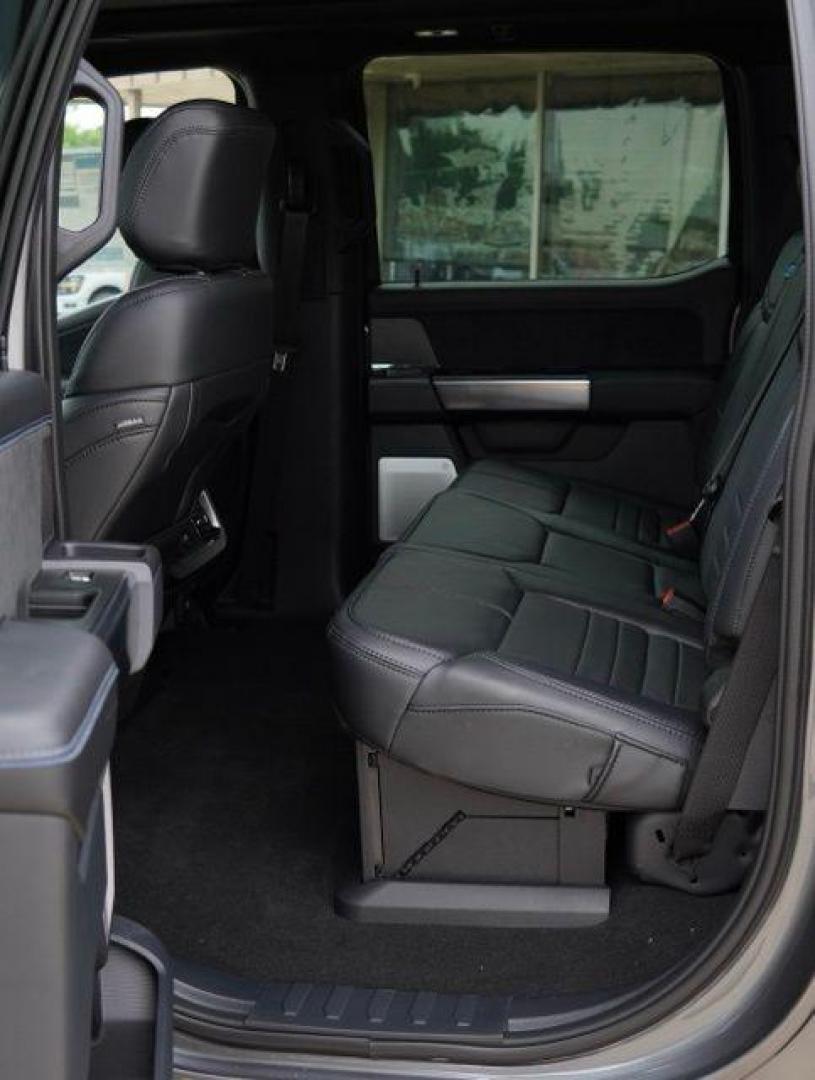 2025 Gray Metallic /Black Onyx/Platinum Blue Ford F-250SD Platinum (1FT8W2BM1SE) with an 6.7L High Output Power Stroke V8 Diesel engine, Automatic transmission, located at 1105 E Mulberry, Kaufman, TX, 75142, (972) 962-2151, 32.589550, -96.300926 - $6,298 off MSRP!<br><br>4WD.<br>Carbonized Gray Metallic 2025 Ford F-250SD 4D Crew Cab Platinum 4WD 10-Speed Automatic 6.7L High Output Power Stroke V8 Diesel - Photo#25