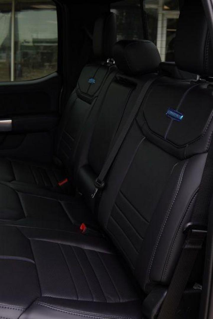 2025 Gray Metallic /Black Onyx/Platinum Blue Ford F-250SD Platinum (1FT8W2BM1SE) with an 6.7L High Output Power Stroke V8 Diesel engine, Automatic transmission, located at 1105 E Mulberry, Kaufman, TX, 75142, (972) 962-2151, 32.589550, -96.300926 - $6,298 off MSRP!<br><br>4WD.<br>Carbonized Gray Metallic 2025 Ford F-250SD 4D Crew Cab Platinum 4WD 10-Speed Automatic 6.7L High Output Power Stroke V8 Diesel - Photo#26
