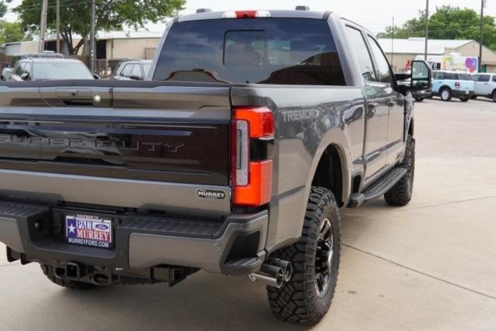 2025 Carbonized Gray Metallic /Black Onyx Ford F-250SD (1FT8W2BMXSE) with an 6.7L High Output Power Stroke V8 Diesel engine, Automatic transmission, located at 1105 E Mulberry, Kaufman, TX, 75142, (972) 962-2151, 32.589550, -96.300926 - Photo#4