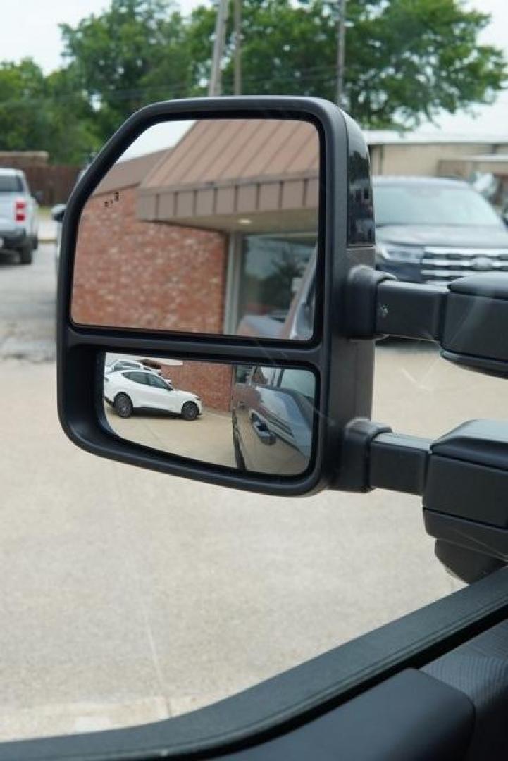 2025 Carbonized Gray Metallic /Black Onyx Ford F-250SD (1FT8W2BMXSE) with an 6.7L High Output Power Stroke V8 Diesel engine, Automatic transmission, located at 1105 E Mulberry, Kaufman, TX, 75142, (972) 962-2151, 32.589550, -96.300926 - Photo#18