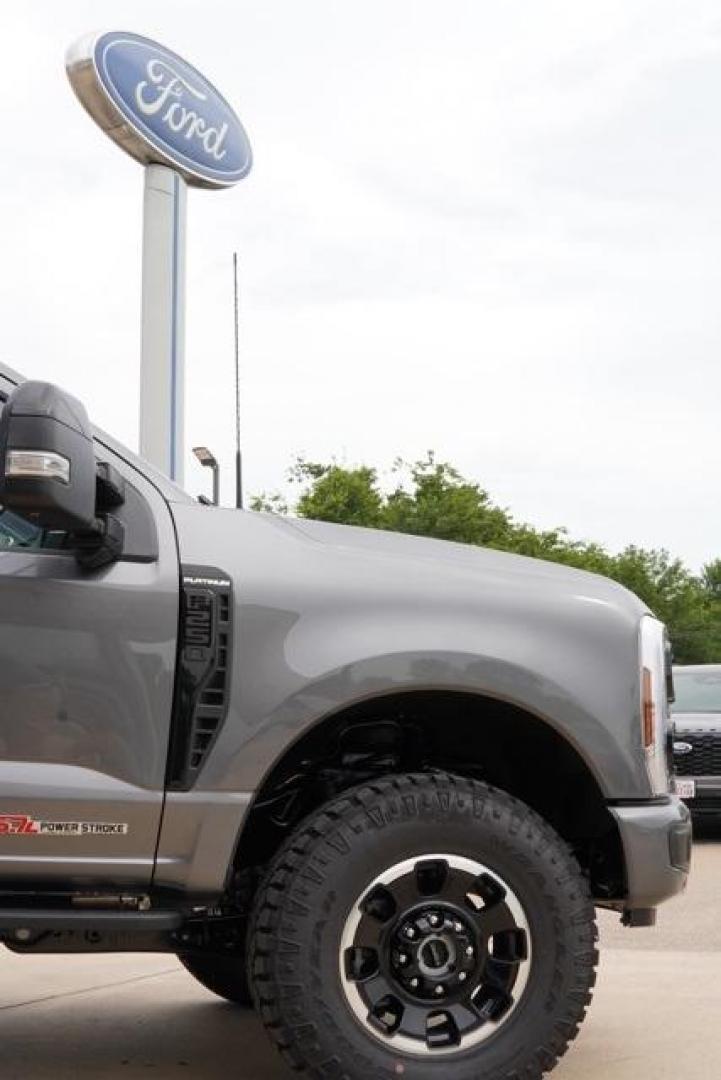 2025 Carbonized Gray Metallic /Black Onyx Ford F-250SD (1FT8W2BMXSE) with an 6.7L High Output Power Stroke V8 Diesel engine, Automatic transmission, located at 1105 E Mulberry, Kaufman, TX, 75142, (972) 962-2151, 32.589550, -96.300926 - Photo#21