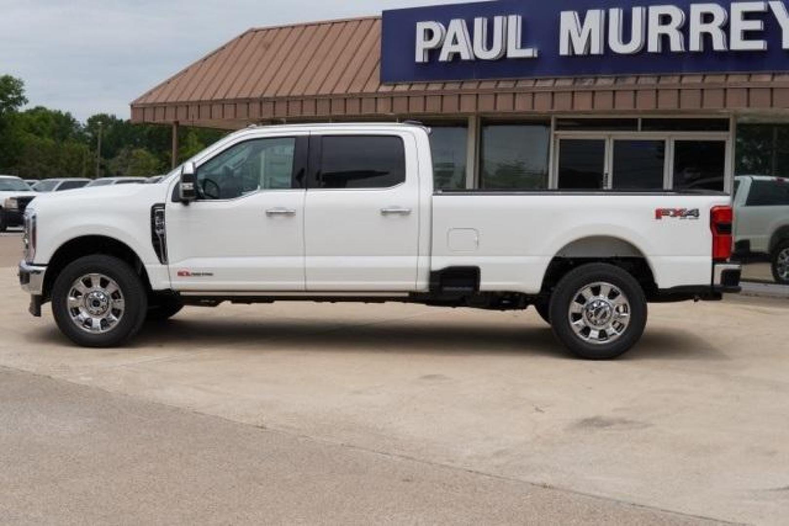 2025 Star White Metallic Tri-Coat /Black Onyx Ford F-350SD Lariat (1FT8W3BM8SE) with an 6.7L High Output Power Stroke V8 Diesel engine, Automatic transmission, located at 1105 E Mulberry, Kaufman, TX, 75142, (972) 962-2151, 32.589550, -96.300926 - Star White Metallic Tri-Coat 2025 Ford F-350SD 4D Crew Cab Lariat 4WD 10-Speed Automatic 6.7L High Output Power Stroke V8 Diesel 4WD.<br><br>Recent Arrival!<br><br><br>Please call Paul Murrey Ford Inc. In Kaufman Texas A Family Dealership Since 1952 Serving the Dallas Fort Worth and East Texas areas - Photo#1