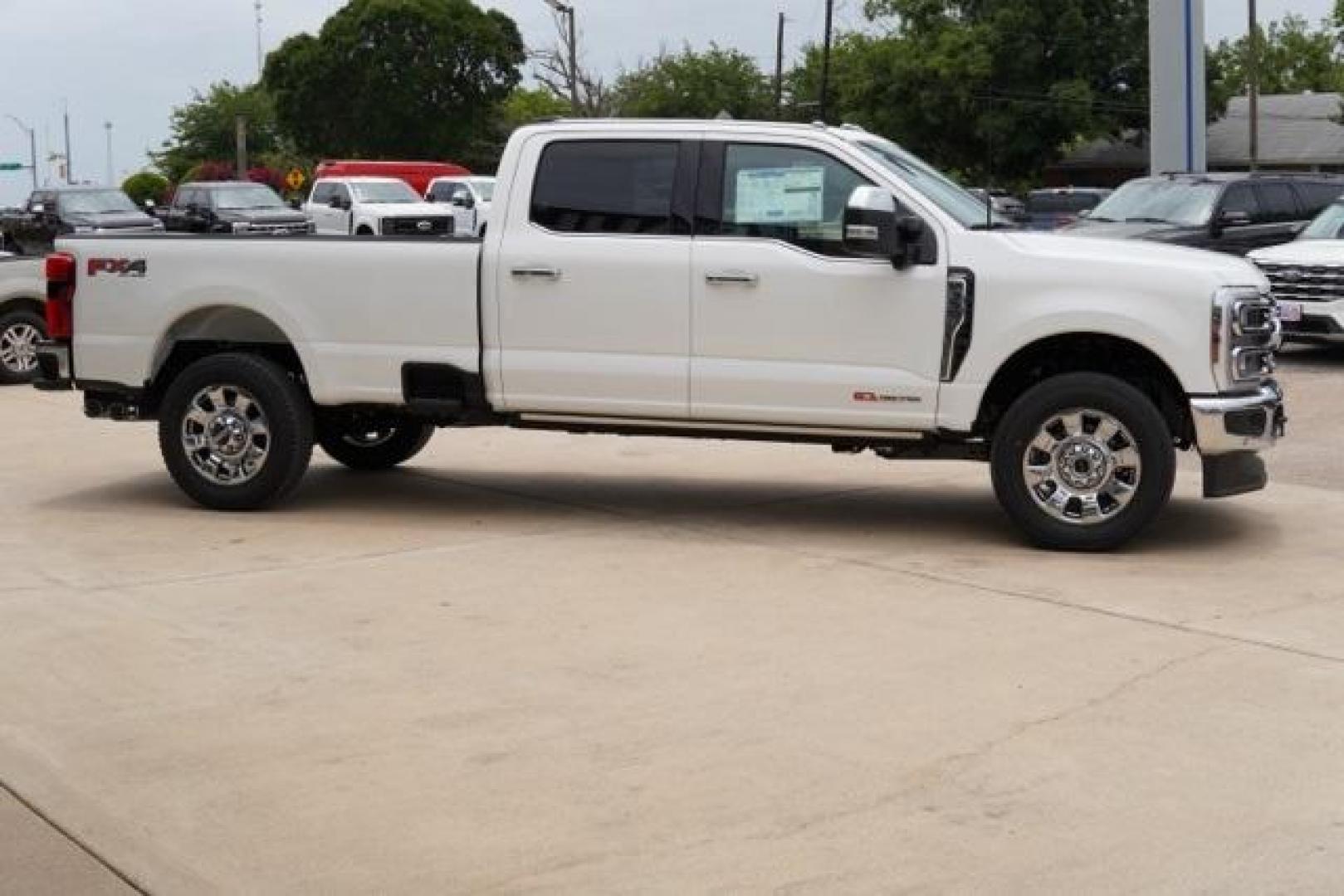 2025 Star White Metallic Tri-Coat /Black Onyx Ford F-350SD Lariat (1FT8W3BM8SE) with an 6.7L High Output Power Stroke V8 Diesel engine, Automatic transmission, located at 1105 E Mulberry, Kaufman, TX, 75142, (972) 962-2151, 32.589550, -96.300926 - Star White Metallic Tri-Coat 2025 Ford F-350SD 4D Crew Cab Lariat 4WD 10-Speed Automatic 6.7L High Output Power Stroke V8 Diesel 4WD.<br><br>Recent Arrival!<br><br><br>Please call Paul Murrey Ford Inc. In Kaufman Texas A Family Dealership Since 1952 Serving the Dallas Fort Worth and East Texas areas - Photo#5
