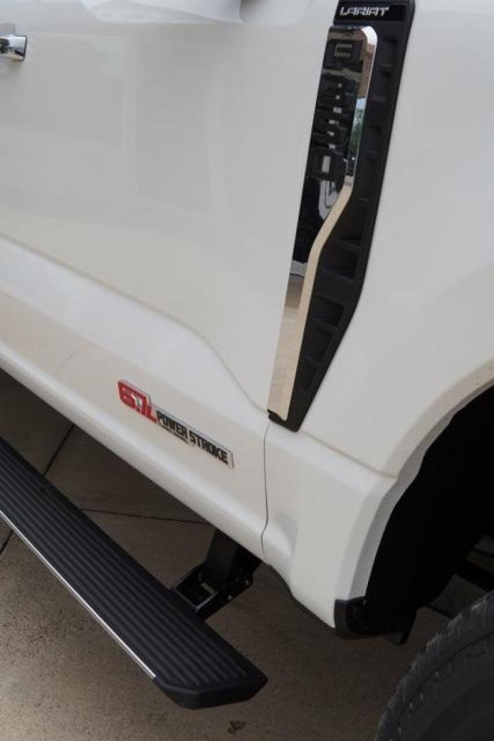 2025 Star White Metallic Tri-Coat /Black Onyx Ford F-350SD Lariat (1FT8W3BM8SE) with an 6.7L High Output Power Stroke V8 Diesel engine, Automatic transmission, located at 1105 E Mulberry, Kaufman, TX, 75142, (972) 962-2151, 32.589550, -96.300926 - Star White Metallic Tri-Coat 2025 Ford F-350SD 4D Crew Cab Lariat 4WD 10-Speed Automatic 6.7L High Output Power Stroke V8 Diesel 4WD.<br><br>Recent Arrival!<br><br><br>Please call Paul Murrey Ford Inc. In Kaufman Texas A Family Dealership Since 1952 Serving the Dallas Fort Worth and East Texas areas - Photo#8