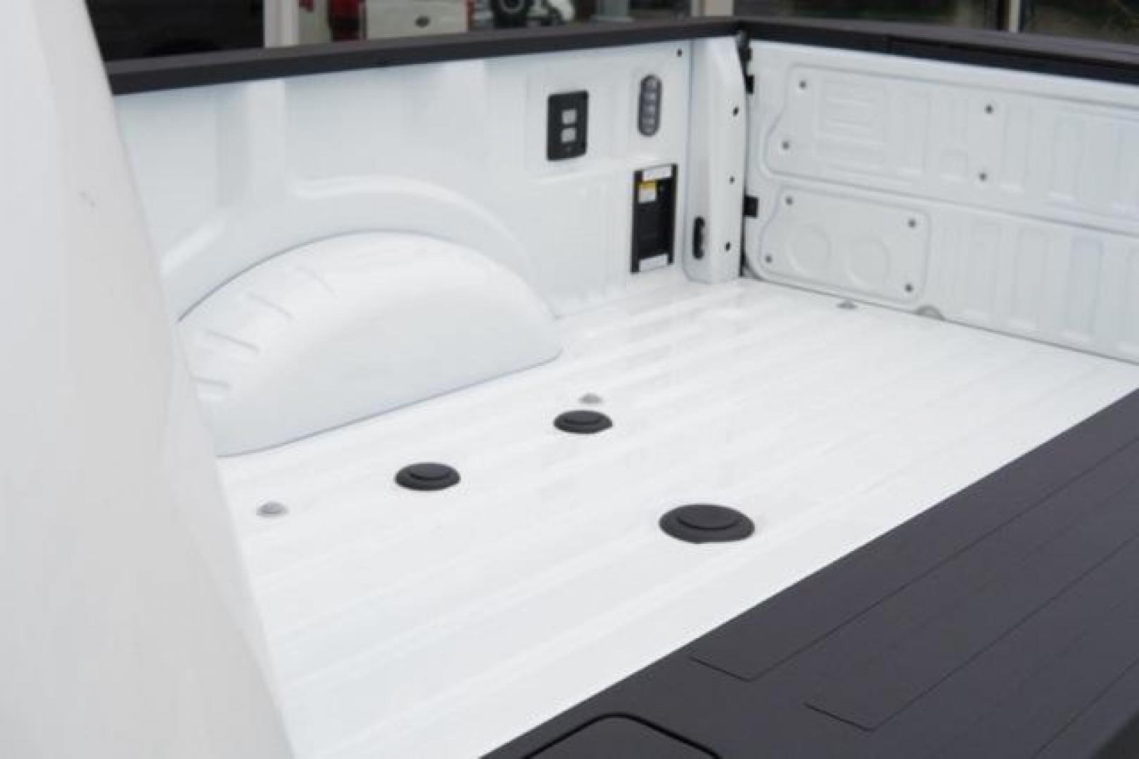 2025 Star White Metallic Tri-Coat /Black Onyx Ford F-350SD Lariat (1FT8W3BM8SE) with an 6.7L High Output Power Stroke V8 Diesel engine, Automatic transmission, located at 1105 E Mulberry, Kaufman, TX, 75142, (972) 962-2151, 32.589550, -96.300926 - Star White Metallic Tri-Coat 2025 Ford F-350SD 4D Crew Cab Lariat 4WD 10-Speed Automatic 6.7L High Output Power Stroke V8 Diesel 4WD.<br><br>Recent Arrival!<br><br><br>Please call Paul Murrey Ford Inc. In Kaufman Texas A Family Dealership Since 1952 Serving the Dallas Fort Worth and East Texas areas - Photo#27