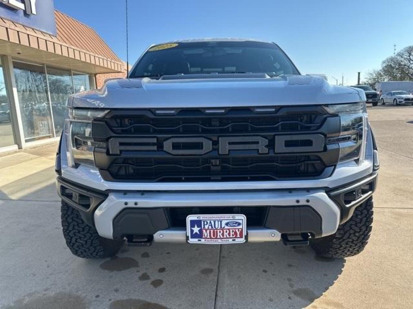 2025 White Metallic /Black Ford F-150 Raptor (1FTFW1RG7SF) with an 3.5L V6 EcoBoost engine, Automatic transmission, located at 1105 E Mulberry, Kaufman, TX, 75142, (972) 962-2151, 32.589550, -96.300926 - White Metallic 2025 Ford F-150 4D SuperCrew Raptor 4WD 10-Speed Automatic 3.5L V6 EcoBoost 4WD.<br><br><br>Recent Arrival! Odometer is 2448 miles below market average!<br><br><br>Please call Paul Murrey Ford Inc. In Kaufman Texas A Family Dealership Since 1952 Serving the Dallas Fort Worth and East - Photo#6