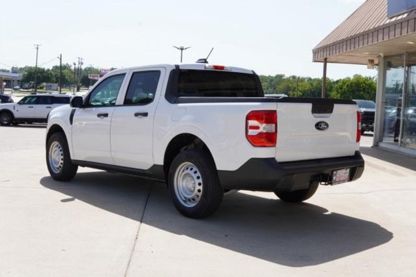 2025 Oxford White /Ebony Ford Maverick XL (3FTTW8BAXSR) with an EcoBoost 2.0L I4 GTDi DOHC Turbocharged VCT engine, CVT transmission, located at 1105 E Mulberry, Kaufman, TX, 75142, (972) 962-2151, 32.589550, -96.300926 - Photo#2
