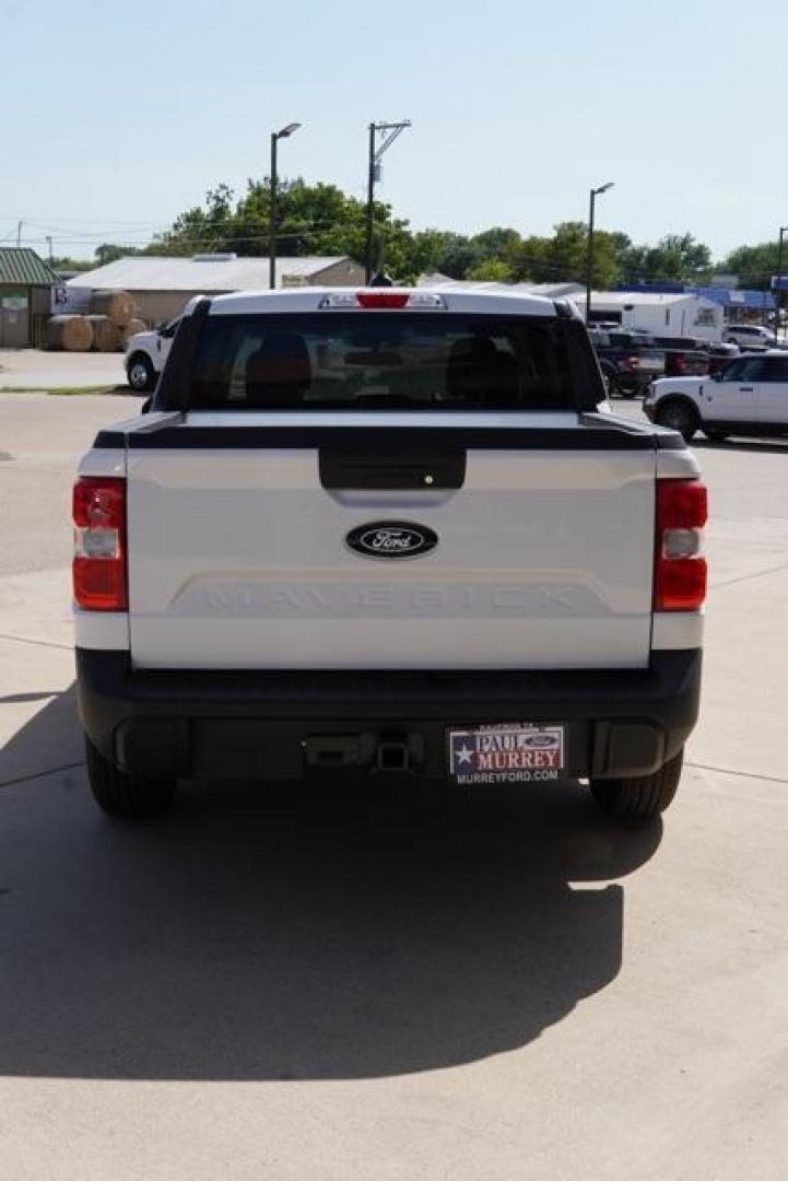 2025 Oxford White /Ebony Ford Maverick XL (3FTTW8BAXSR) with an EcoBoost 2.0L I4 GTDi DOHC Turbocharged VCT engine, CVT transmission, located at 1105 E Mulberry, Kaufman, TX, 75142, (972) 962-2151, 32.589550, -96.300926 - Photo#3