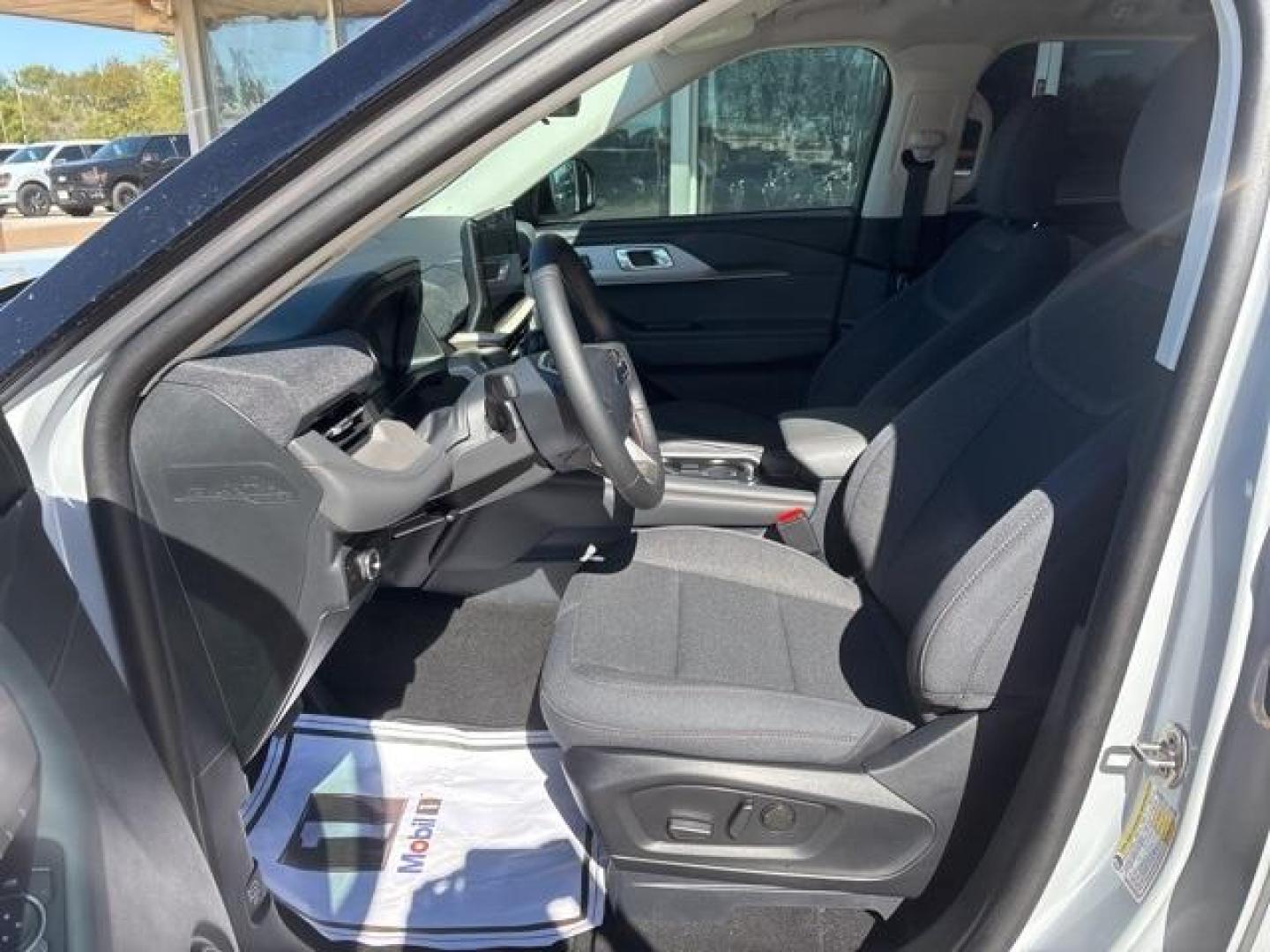 2025 White Metallic /Dark Gray/Onyx Ford Explorer Active (1FMUK7DH1SG) with an 2.3L EcoBoost I-4 engine, Automatic transmission, located at 1105 E Mulberry, Kaufman, TX, 75142, (972) 962-2151, 32.589550, -96.300926 - Space White Metallic 2025 Ford Explorer 4D Sport Utility Active RWD 10-Speed Automatic 2.3L EcoBoost I-4<br><br>20/29 City/Highway MPG<br><br><br>Please call Paul Murrey Ford Inc. In Kaufman Texas A Family Dealership Since 1952 Serving the Dallas Fort Worth and East Texas areas for over 70 years. Pl - Photo#9
