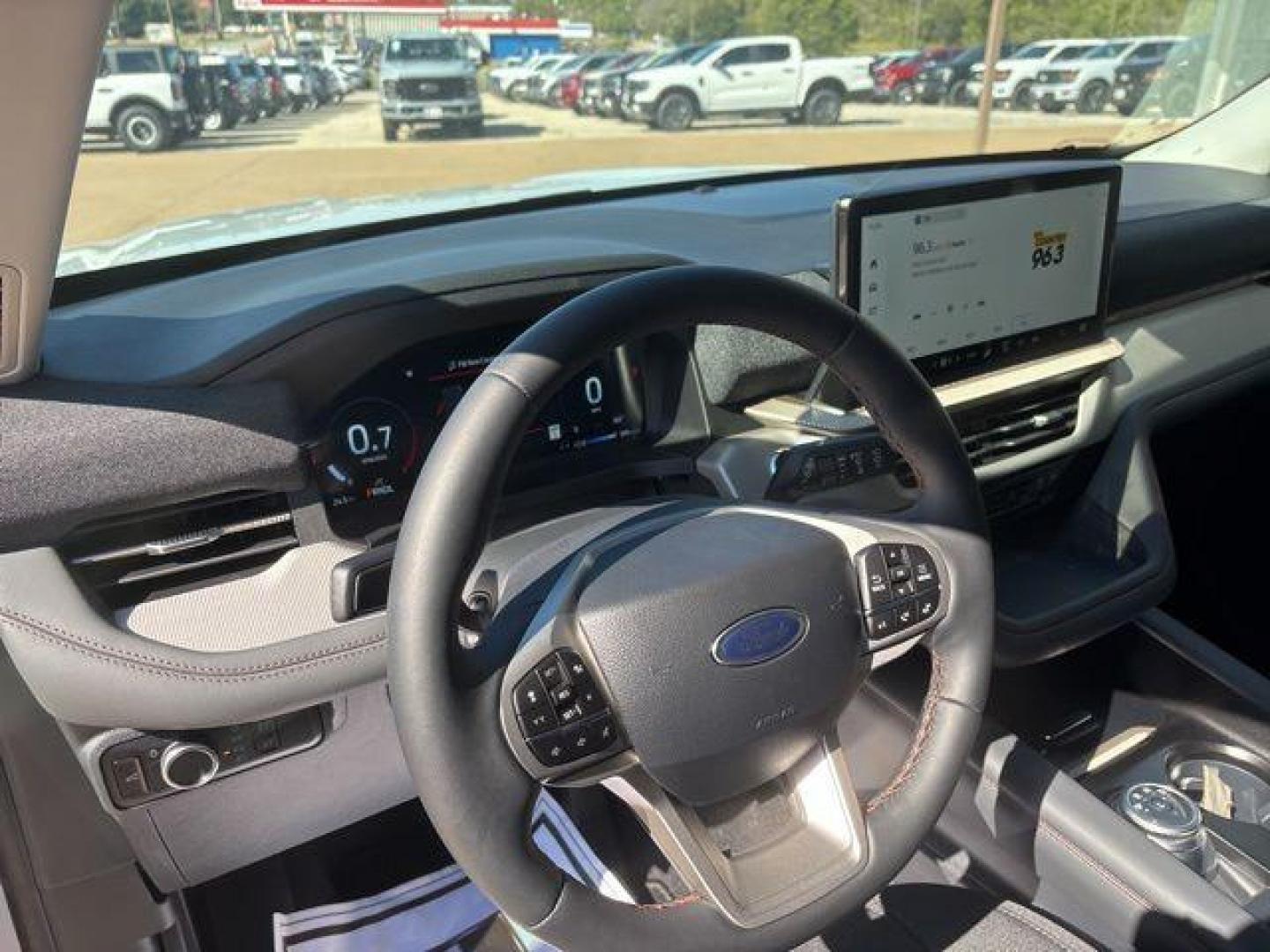 2025 White Metallic /Dark Gray/Onyx Ford Explorer Active (1FMUK7DH1SG) with an 2.3L EcoBoost I-4 engine, Automatic transmission, located at 1105 E Mulberry, Kaufman, TX, 75142, (972) 962-2151, 32.589550, -96.300926 - $7,455 off MSRP! Priced below KBB Fair Purchase Price!<br><br><br>Space White Metallic 2025 Ford Explorer 4D Sport Utility Active RWD 10-Speed Automatic 2.3L EcoBoost I-4 20/29 City/Highway MPG<br><br>20/29 City/Highway MPG Price includes: $6000 - Model Year Closeout Bonus Cash - Explorer. Exp. 03/3 - Photo#11