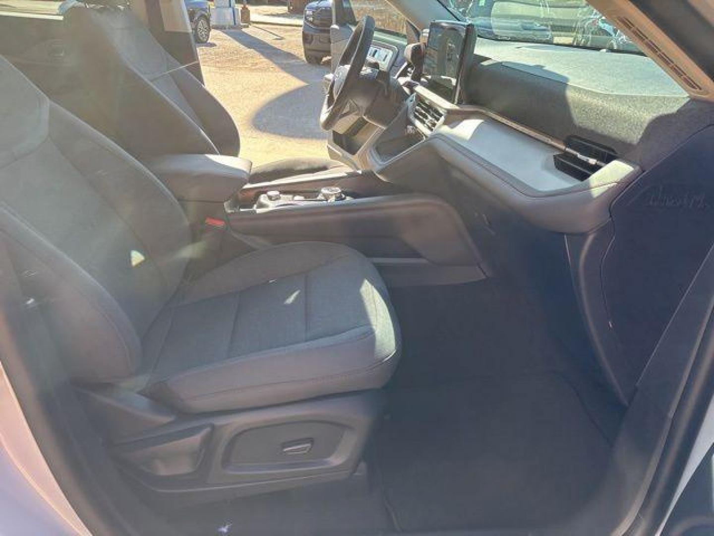 2025 White Metallic /Dark Gray/Onyx Ford Explorer Active (1FMUK7DH1SG) with an 2.3L EcoBoost I-4 engine, Automatic transmission, located at 1105 E Mulberry, Kaufman, TX, 75142, (972) 962-2151, 32.589550, -96.300926 - $7,455 off MSRP! Priced below KBB Fair Purchase Price!<br><br><br>Space White Metallic 2025 Ford Explorer 4D Sport Utility Active RWD 10-Speed Automatic 2.3L EcoBoost I-4 20/29 City/Highway MPG<br><br>20/29 City/Highway MPG Price includes: $6000 - Model Year Closeout Bonus Cash - Explorer. Exp. 03/3 - Photo#17