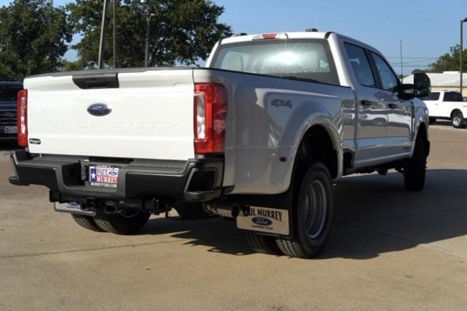 2025 Oxford White /Medium Dark Slate Ford F-350SD XL (1FT8W3DT9SE) with an Power Stroke 6.7L V8 DI 32V OHV Turbodiesel engine, Automatic transmission, located at 1105 E Mulberry, Kaufman, TX, 75142, (972) 962-2151, 32.589550, -96.300926 - Oxford White 2025 Ford F-350SD 4D Crew Cab XL DRW 4WD 10-Speed Automatic Power Stroke 6.7L V8 DI 32V OHV Turbodiesel 4WD.<br><br>Recent Arrival!<br><br><br>Please call Paul Murrey Ford Inc. In Kaufman Texas A Family Dealership Since 1952 Serving the Dallas Fort Worth and East Texas areas for over 70 - Photo#4