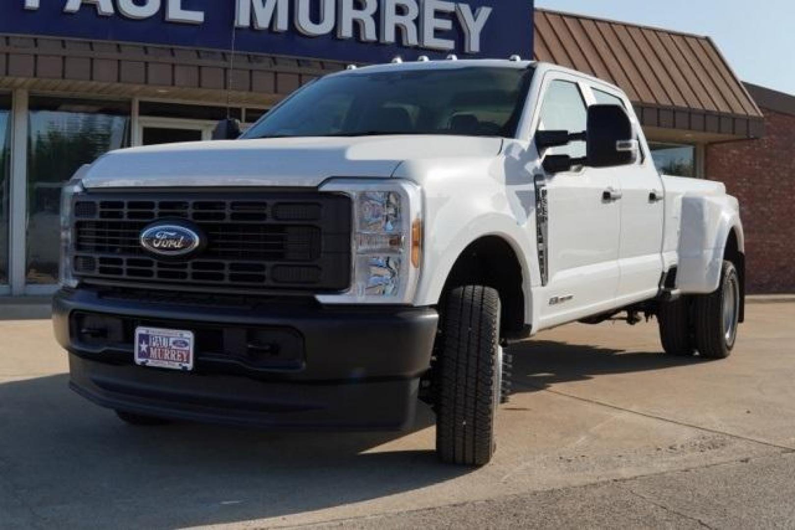 2025 Oxford White /Medium Dark Slate Ford F-350SD XL (1FT8W3DT9SE) with an Power Stroke 6.7L V8 DI 32V OHV Turbodiesel engine, Automatic transmission, located at 1105 E Mulberry, Kaufman, TX, 75142, (972) 962-2151, 32.589550, -96.300926 - Oxford White 2025 Ford F-350SD 4D Crew Cab XL DRW 4WD 10-Speed Automatic Power Stroke 6.7L V8 DI 32V OHV Turbodiesel 4WD.<br><br>Recent Arrival!<br><br><br>Please call Paul Murrey Ford Inc. In Kaufman Texas A Family Dealership Since 1952 Serving the Dallas Fort Worth and East Texas areas for over 70 - Photo#7