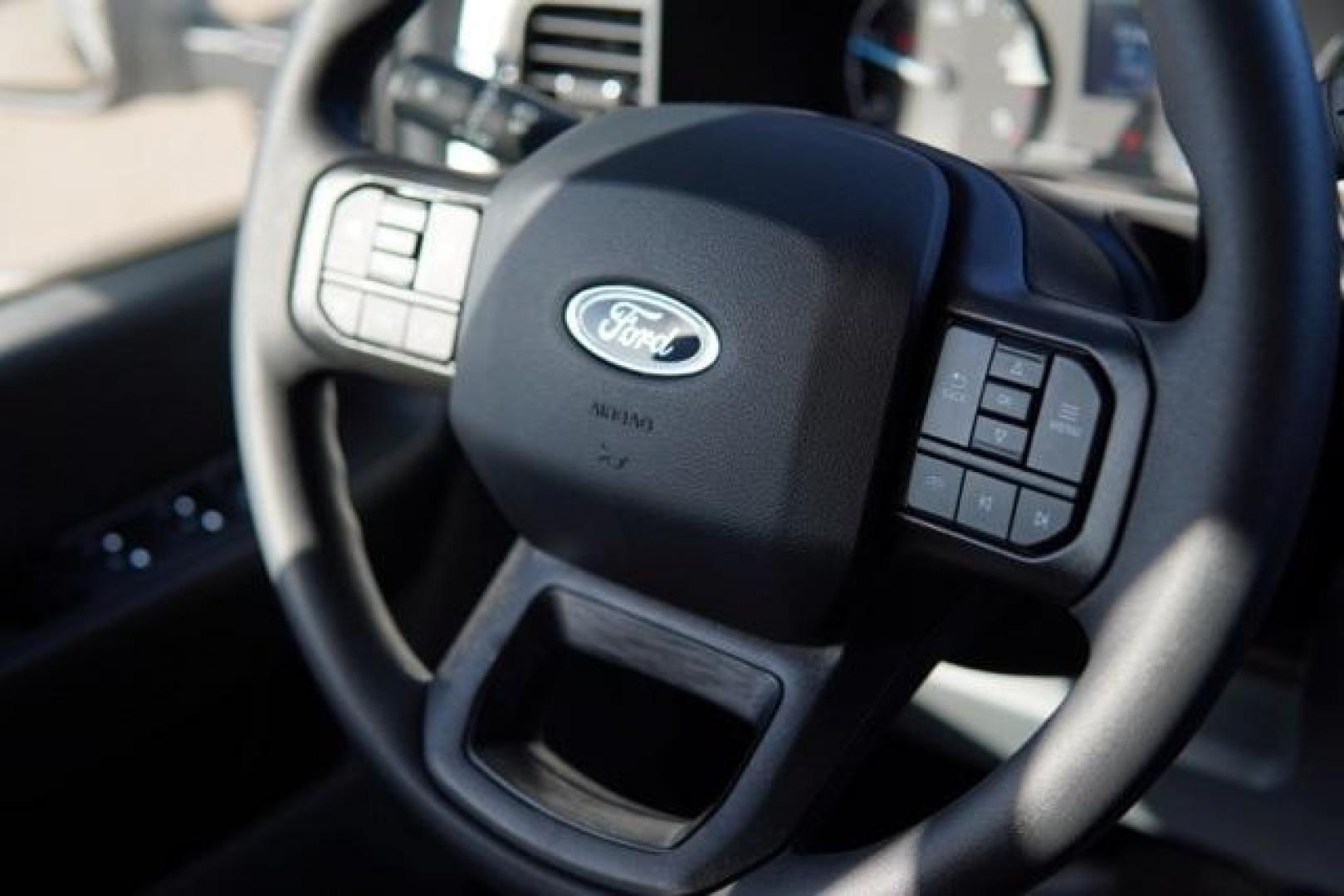 2025 Oxford White /Medium Dark Slate Ford F-350SD XL (1FT8W3DT9SE) with an Power Stroke 6.7L V8 DI 32V OHV Turbodiesel engine, Automatic transmission, located at 1105 E Mulberry, Kaufman, TX, 75142, (972) 962-2151, 32.589550, -96.300926 - Oxford White 2025 Ford F-350SD 4D Crew Cab XL DRW 4WD 10-Speed Automatic Power Stroke 6.7L V8 DI 32V OHV Turbodiesel 4WD.<br><br>Recent Arrival!<br><br><br>Please call Paul Murrey Ford Inc. In Kaufman Texas A Family Dealership Since 1952 Serving the Dallas Fort Worth and East Texas areas for over 70 - Photo#15