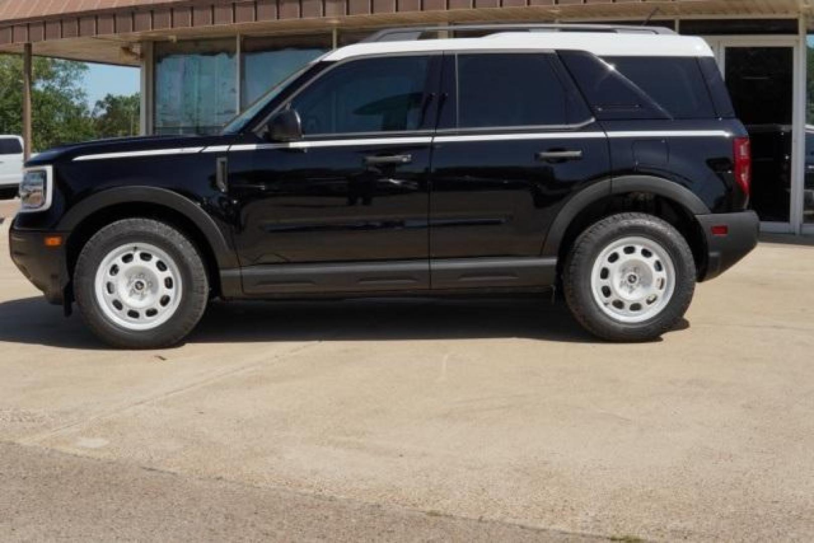 2025 Shadow Black /Navy Pier Ford Bronco Sport Heritage (3FMCR9GN0SR) with an 1.5L EcoBoost engine, Automatic transmission, located at 1105 E Mulberry, Kaufman, TX, 75142, (972) 962-2151, 32.589550, -96.300926 - Photo#1