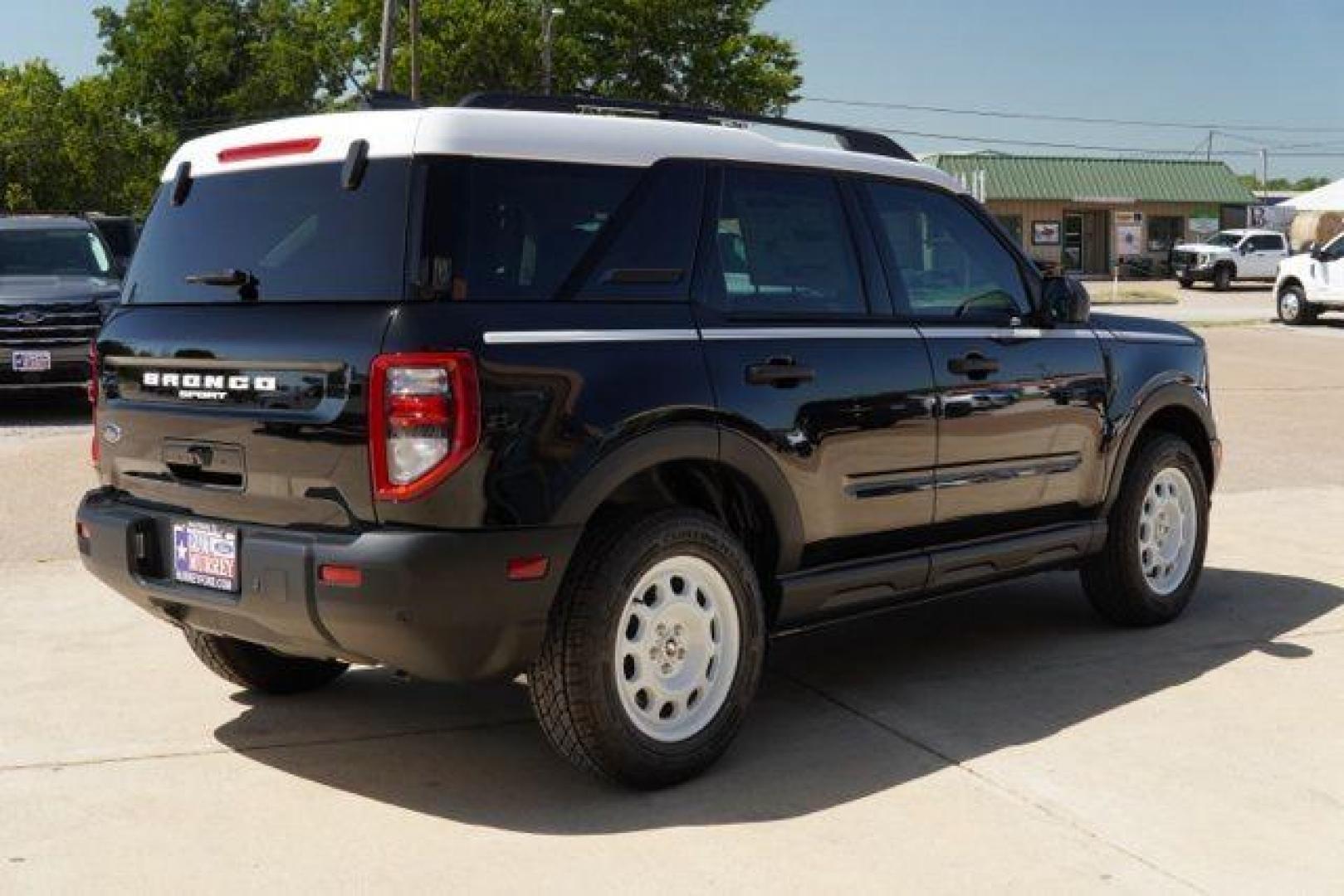 2025 Shadow Black /Navy Pier Ford Bronco Sport Heritage (3FMCR9GN0SR) with an 1.5L EcoBoost engine, Automatic transmission, located at 1105 E Mulberry, Kaufman, TX, 75142, (972) 962-2151, 32.589550, -96.300926 - $4,387 off MSRP!<br><br><br>Shadow Black 2025 Ford Bronco Sport 4D Sport Utility Heritage 4WD 8-Speed Automatic 1.5L EcoBoost 25/30 City/Highway MPG<br><br>25/30 City/Highway MPG Price includes: $3000 - Retail Customer Cash. Exp. 04/30/2026 - Photo#32