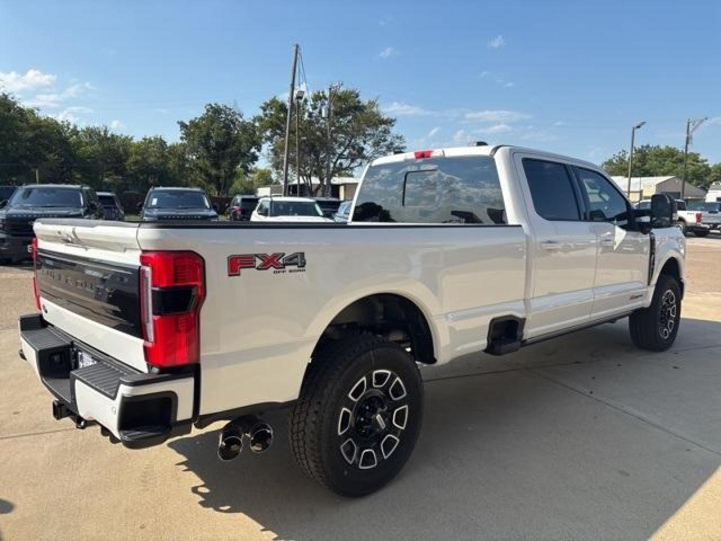 2025 Star White Metallic Tri-Coat /Black Onyx Ford F-350SD Platinum (1FT8W3BMXSE) with an 6.7L High Output Power Stroke V8 Diesel engine, Automatic transmission, located at 1105 E Mulberry, Kaufman, TX, 75142, (972) 962-2151, 32.589550, -96.300926 - Star White Metallic Tri-Coat 2025 Ford F-350SD 4D Crew Cab Platinum 4WD 10-Speed Automatic 6.7L High Output Power Stroke V8 Diesel 4WD.<br><br><br>Please call Paul Murrey Ford Inc. In Kaufman Texas A Family Dealership Since 1952 Serving the Dallas Fort Worth and East Texas areas for over 70 years. P - Photo#5