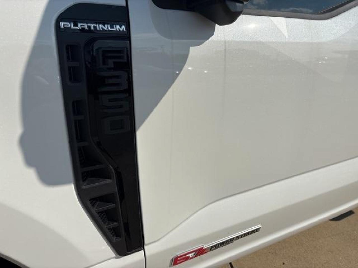 2025 Star White Metallic Tri-Coat /Black Onyx Ford F-350SD Platinum (1FT8W3BMXSE) with an 6.7L High Output Power Stroke V8 Diesel engine, Automatic transmission, located at 1105 E Mulberry, Kaufman, TX, 75142, (972) 962-2151, 32.589550, -96.300926 - Star White Metallic Tri-Coat 2025 Ford F-350SD 4D Crew Cab Platinum 4WD 10-Speed Automatic 6.7L High Output Power Stroke V8 Diesel 4WD.<br><br><br>Please call Paul Murrey Ford Inc. In Kaufman Texas A Family Dealership Since 1952 Serving the Dallas Fort Worth and East Texas areas for over 70 years. P - Photo#8