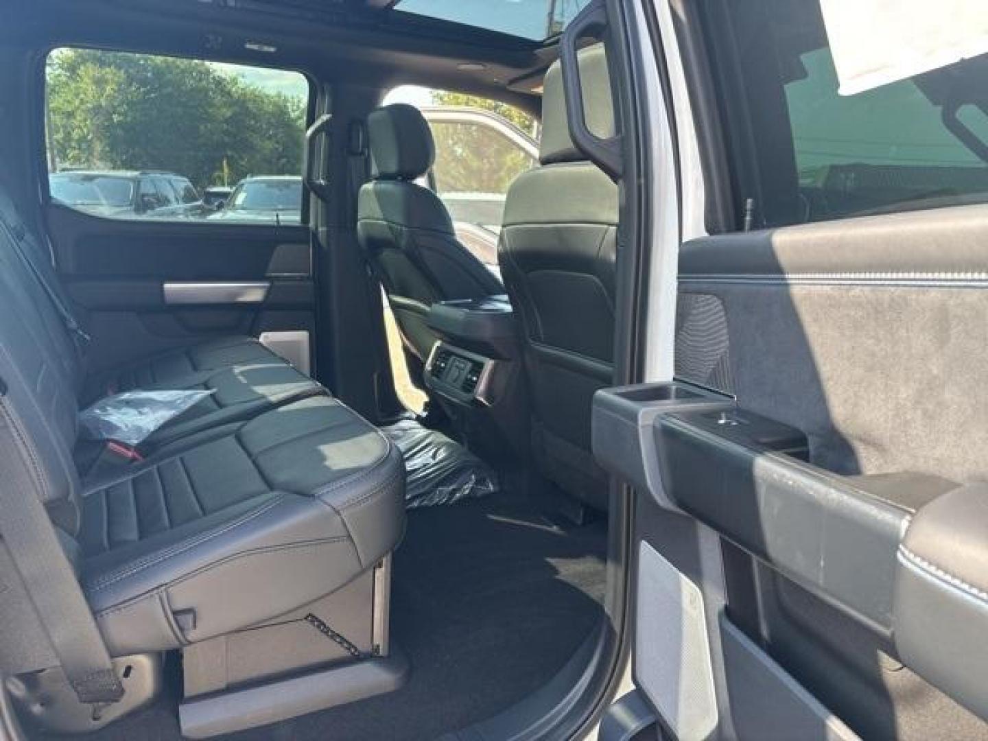 2025 Star White Metallic Tri-Coat /Black Onyx Ford F-350SD Platinum (1FT8W3BMXSE) with an 6.7L High Output Power Stroke V8 Diesel engine, Automatic transmission, located at 1105 E Mulberry, Kaufman, TX, 75142, (972) 962-2151, 32.589550, -96.300926 - Star White Metallic Tri-Coat 2025 Ford F-350SD 4D Crew Cab Platinum 4WD 10-Speed Automatic 6.7L High Output Power Stroke V8 Diesel 4WD.<br><br><br>Please call Paul Murrey Ford Inc. In Kaufman Texas A Family Dealership Since 1952 Serving the Dallas Fort Worth and East Texas areas for over 70 years. P - Photo#19