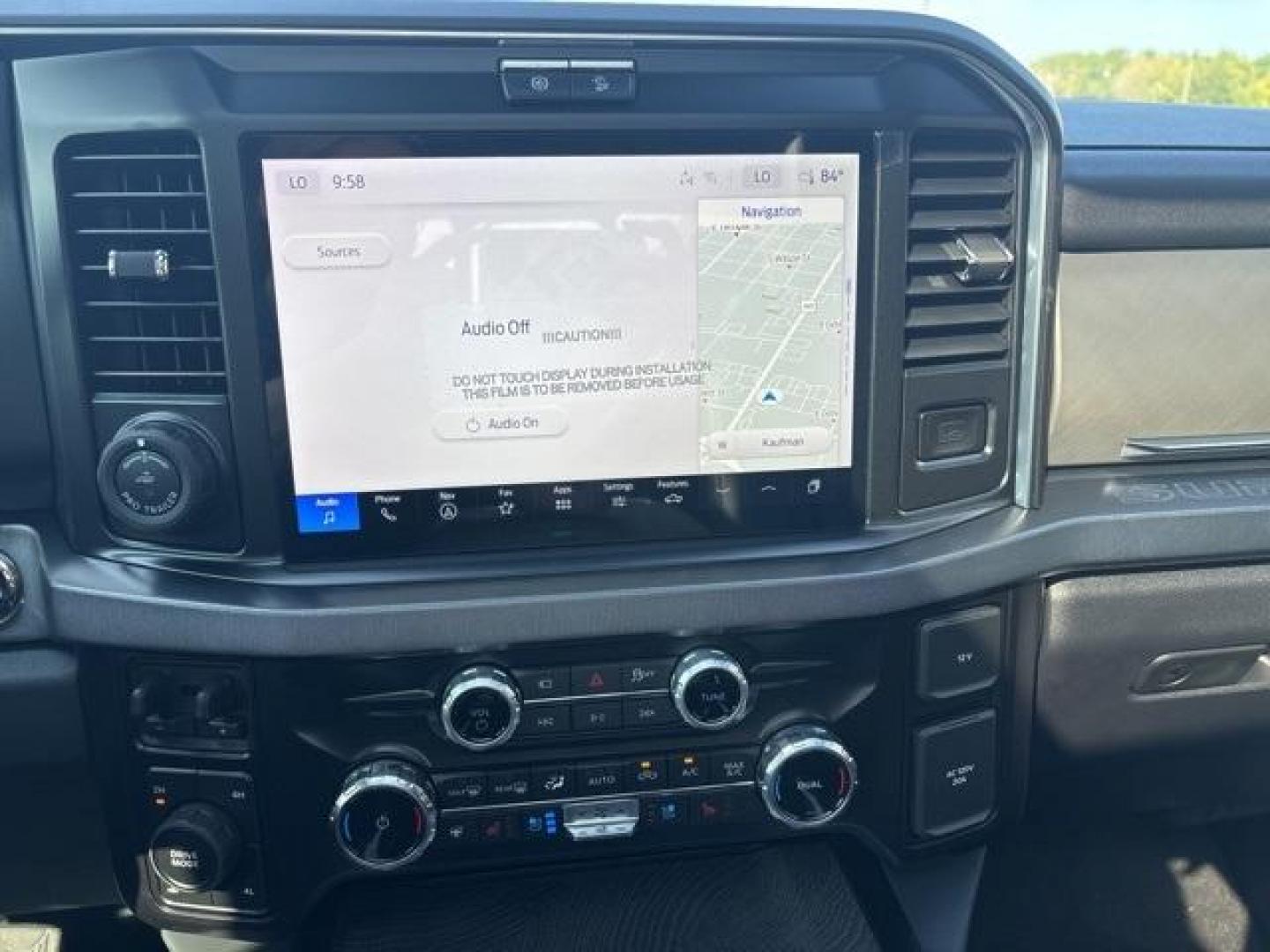 2025 Star White Metallic Tri-Coat /Black Onyx Ford F-350SD Platinum (1FT8W3BMXSE) with an 6.7L High Output Power Stroke V8 Diesel engine, Automatic transmission, located at 1105 E Mulberry, Kaufman, TX, 75142, (972) 962-2151, 32.589550, -96.300926 - Star White Metallic Tri-Coat 2025 Ford F-350SD 4D Crew Cab Platinum 4WD 10-Speed Automatic 6.7L High Output Power Stroke V8 Diesel 4WD.<br><br><br>Please call Paul Murrey Ford Inc. In Kaufman Texas A Family Dealership Since 1952 Serving the Dallas Fort Worth and East Texas areas for over 70 years. P - Photo#23