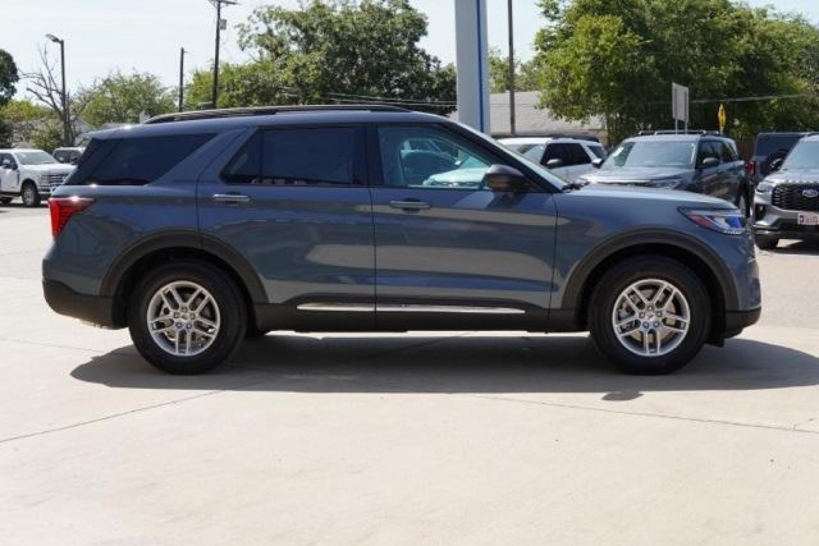 2025 Vapor Blue Metallic /Gray Ford Explorer Active (1FMUK7DH7SG) with an 2.3L EcoBoost I-4 engine, Automatic transmission, located at 1105 E Mulberry, Kaufman, TX, 75142, (972) 962-2151, 32.589550, -96.300926 - Blue Vapor 2025 Ford Explorer 4D Sport Utility Active RWD 10-Speed Automatic 2.3L EcoBoost I-4<br><br>Recent Arrival! 20/29 City/Highway MPG<br><br><br>Please call Paul Murrey Ford Inc. In Kaufman Texas A Family Dealership Since 1952 Serving the Dallas Fort Worth and East Texas areas for over 70 yea - Photo#6