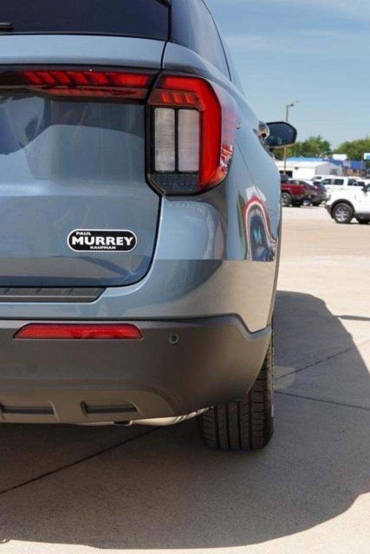 2025 Vapor Blue Metallic /Gray Ford Explorer Active (1FMUK7DH7SG) with an 2.3L EcoBoost I-4 engine, Automatic transmission, located at 1105 E Mulberry, Kaufman, TX, 75142, (972) 962-2151, 32.589550, -96.300926 - Blue Vapor 2025 Ford Explorer 4D Sport Utility Active RWD 10-Speed Automatic 2.3L EcoBoost I-4<br><br>Recent Arrival! 20/29 City/Highway MPG<br><br><br>Please call Paul Murrey Ford Inc. In Kaufman Texas A Family Dealership Since 1952 Serving the Dallas Fort Worth and East Texas areas for over 70 yea - Photo#16