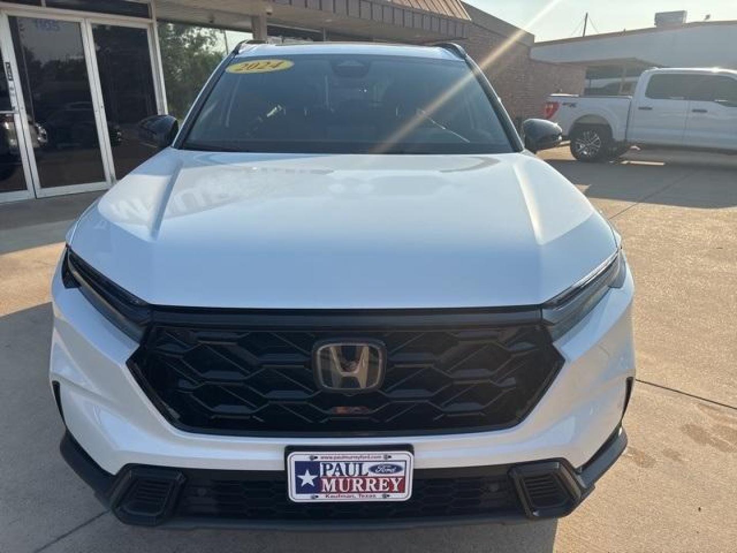 2024 Platinum White Pearl /Black Honda CR-V Hybrid Sport-L (7FARS6H87RE) with an 2.0L I4 DOHC 16V engine, CVT transmission, located at 1105 E Mulberry, Kaufman, TX, 75142, (972) 962-2151, 32.589550, -96.300926 - White 2024 Honda CR-V Hybrid 4D Sport Utility Sport-L AWD eCVT 2.0L I4 DOHC 16V 2.0L I4 DOHC 16V.<br><br><br>Recent Arrival! 40/34 City/Highway MPG<br><br><br>Please call Paul Murrey Ford Inc. In Kaufman Texas A Family Dealership Since 1952 Serving the Dallas Fort Worth and East Texas areas for over - Photo#5