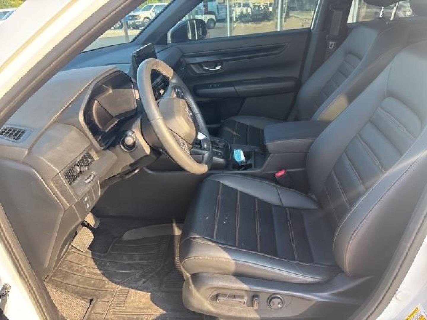 2024 Platinum White Pearl /Black Honda CR-V Hybrid Sport-L (7FARS6H87RE) with an 2.0L I4 DOHC 16V engine, CVT transmission, located at 1105 E Mulberry, Kaufman, TX, 75142, (972) 962-2151, 32.589550, -96.300926 - White 2024 Honda CR-V Hybrid 4D Sport Utility Sport-L AWD eCVT 2.0L I4 DOHC 16V 2.0L I4 DOHC 16V.<br><br><br>Recent Arrival! 40/34 City/Highway MPG<br><br><br>Please call Paul Murrey Ford Inc. In Kaufman Texas A Family Dealership Since 1952 Serving the Dallas Fort Worth and East Texas areas for over - Photo#7