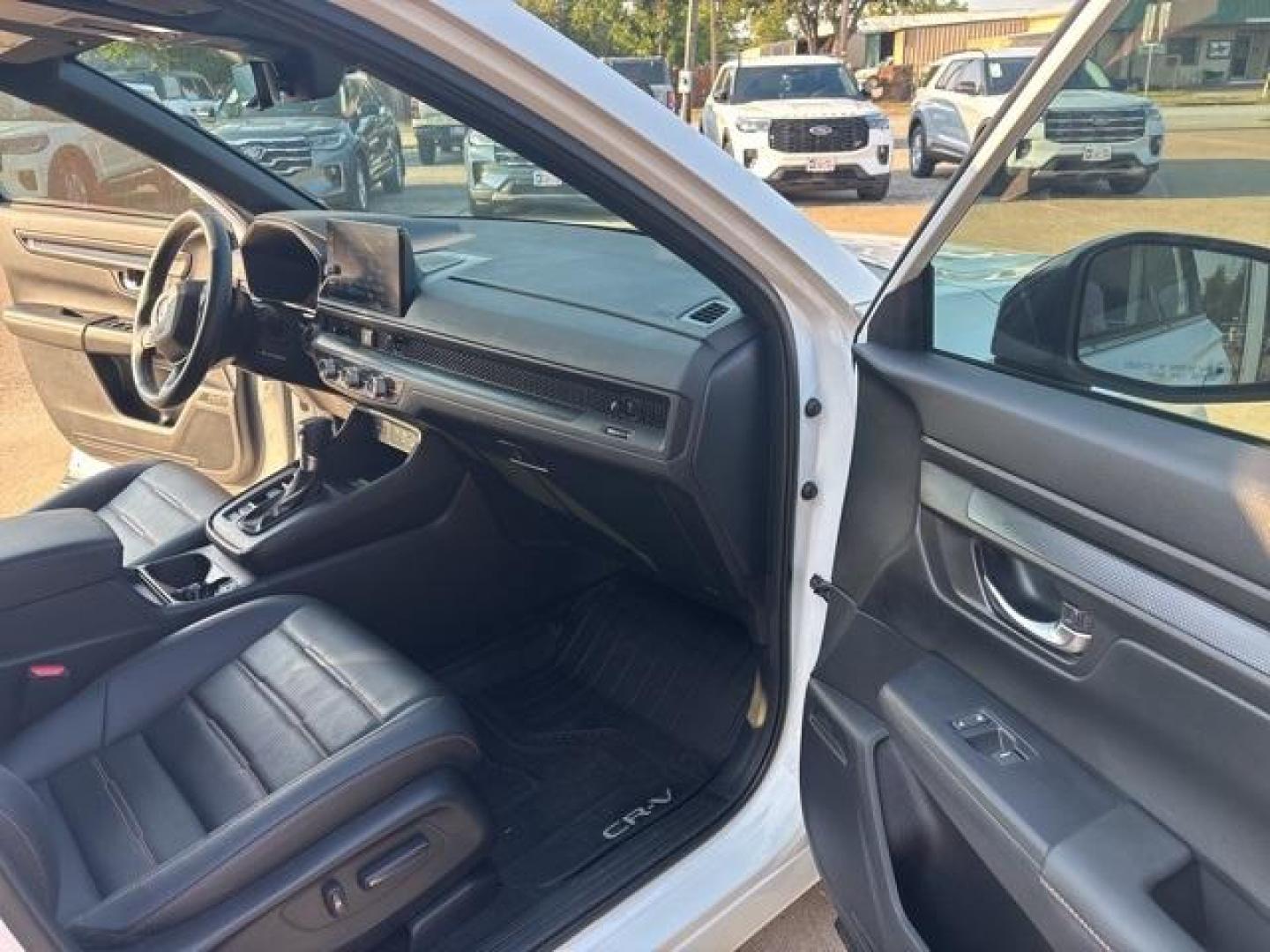 2024 Platinum White Pearl /Black Honda CR-V Hybrid Sport-L (7FARS6H87RE) with an 2.0L I4 DOHC 16V engine, CVT transmission, located at 1105 E Mulberry, Kaufman, TX, 75142, (972) 962-2151, 32.589550, -96.300926 - White 2024 Honda CR-V Hybrid 4D Sport Utility Sport-L AWD eCVT 2.0L I4 DOHC 16V 2.0L I4 DOHC 16V.<br><br><br>Recent Arrival! 40/34 City/Highway MPG<br><br><br>Please call Paul Murrey Ford Inc. In Kaufman Texas A Family Dealership Since 1952 Serving the Dallas Fort Worth and East Texas areas for over - Photo#15