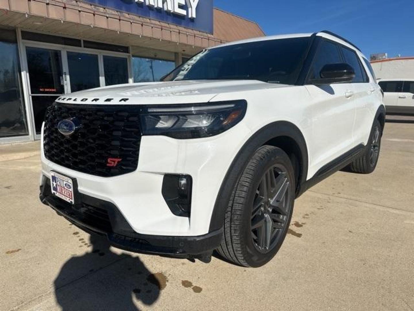 2025 White Metallic /Onyx Ford Explorer ST (1FMWK8GC4SG) with an 3.0L EcoBoost V6 engine, Automatic transmission, located at 1105 E Mulberry, Kaufman, TX, 75142, (972) 962-2151, 32.589550, -96.300926 - $4,946 off MSRP!<br><br>4WD.<br>Star White Metallic Tri-Coat 2025 Ford Explorer 4D Sport Utility ST 4WD 10-Speed Automatic 3.0L EcoBoost V6 18/25 City/Highway MPG Price includes: $1000 - Final Days Mega Bonus Cash. Exp. 01/02/2026 $1500 - Bonus Customer Cash. Exp. 01/05/2026 - Photo#1