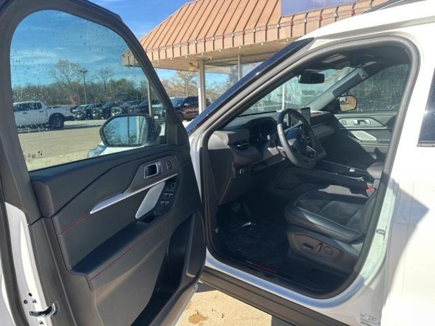 2025 White Metallic /Onyx Ford Explorer ST (1FMWK8GC4SG) with an 3.0L EcoBoost V6 engine, Automatic transmission, located at 1105 E Mulberry, Kaufman, TX, 75142, (972) 962-2151, 32.589550, -96.300926 - $4,946 off MSRP!<br><br>4WD.<br>Star White Metallic Tri-Coat 2025 Ford Explorer 4D Sport Utility ST 4WD 10-Speed Automatic 3.0L EcoBoost V6 18/25 City/Highway MPG Price includes: $1000 - Final Days Mega Bonus Cash. Exp. 01/02/2026 $1500 - Bonus Customer Cash. Exp. 01/05/2026 - Photo#6