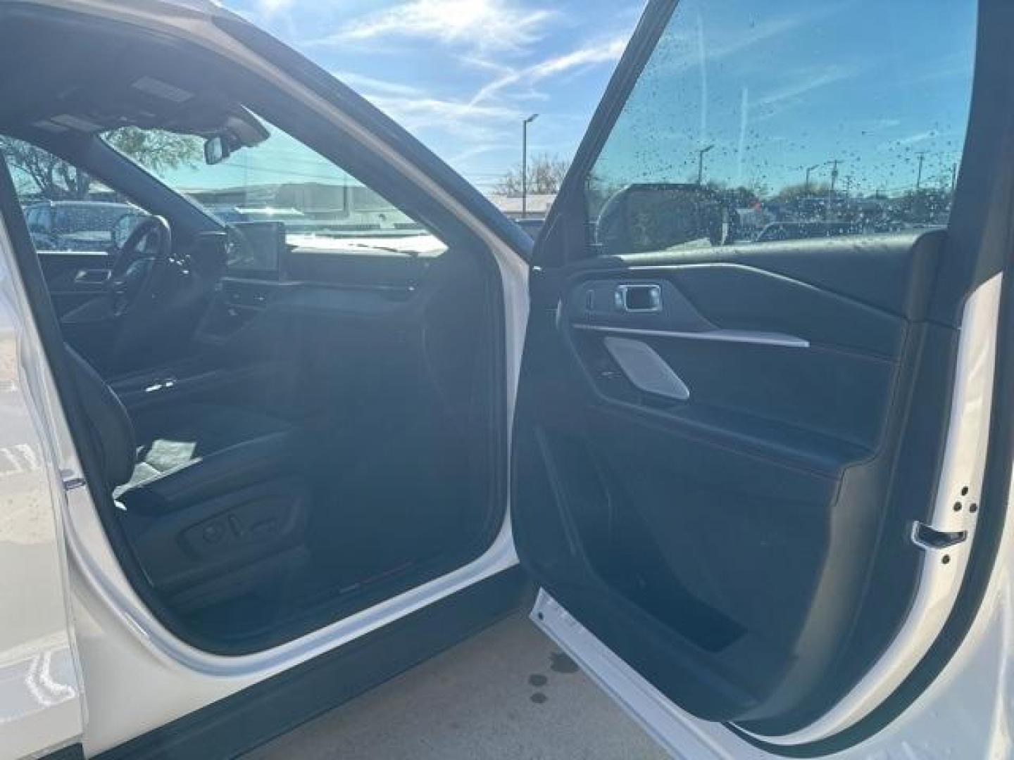 2025 White Metallic /Onyx Ford Explorer ST (1FMWK8GC4SG) with an 3.0L EcoBoost V6 engine, Automatic transmission, located at 1105 E Mulberry, Kaufman, TX, 75142, (972) 962-2151, 32.589550, -96.300926 - $4,946 off MSRP!<br><br>4WD.<br>Star White Metallic Tri-Coat 2025 Ford Explorer 4D Sport Utility ST 4WD 10-Speed Automatic 3.0L EcoBoost V6 18/25 City/Highway MPG Price includes: $1000 - Final Days Mega Bonus Cash. Exp. 01/02/2026 $1500 - Bonus Customer Cash. Exp. 01/05/2026 - Photo#18