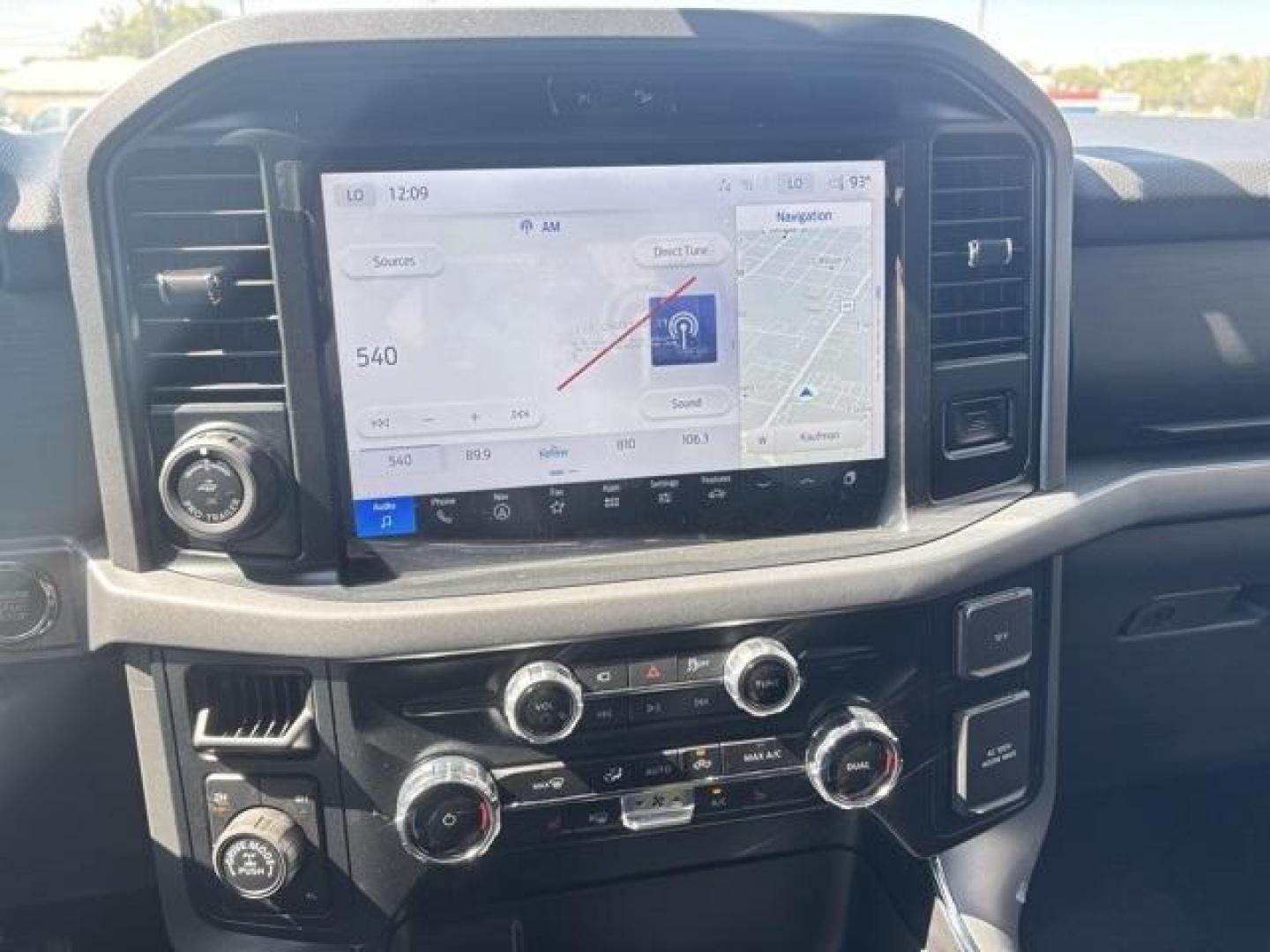 2025 Oxford White /Black Ford F-150 XLT (1FTFW3L52SK) with an 5.0L V8 engine, Automatic transmission, located at 1105 E Mulberry, Kaufman, TX, 75142, (972) 962-2151, 32.589550, -96.300926 - Oxford White 2025 Ford F-150 4D SuperCrew XLT 4WD 10-Speed Automatic 5.0L V8 4WD.<br><br><br>Please call Paul Murrey Ford Inc. In Kaufman Texas A Family Dealership Since 1952 Serving the Dallas Fort Worth and East Texas areas for over 70 years. Please call 972-962-2151 www.murreyford.com www.usedcar - Photo#19