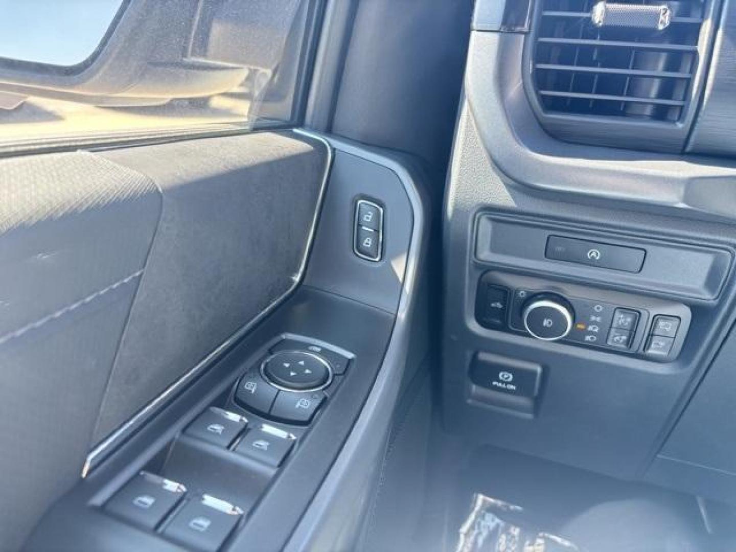 2025 Oxford White /Black Ford F-150 XLT (1FTFW3L52SK) with an 5.0L V8 engine, Automatic transmission, located at 1105 E Mulberry, Kaufman, TX, 75142, (972) 962-2151, 32.589550, -96.300926 - Oxford White 2025 Ford F-150 4D SuperCrew XLT 4WD 10-Speed Automatic 5.0L V8 4WD.<br><br><br>Please call Paul Murrey Ford Inc. In Kaufman Texas A Family Dealership Since 1952 Serving the Dallas Fort Worth and East Texas areas for over 70 years. Please call 972-962-2151 www.murreyford.com www.usedcar - Photo#22