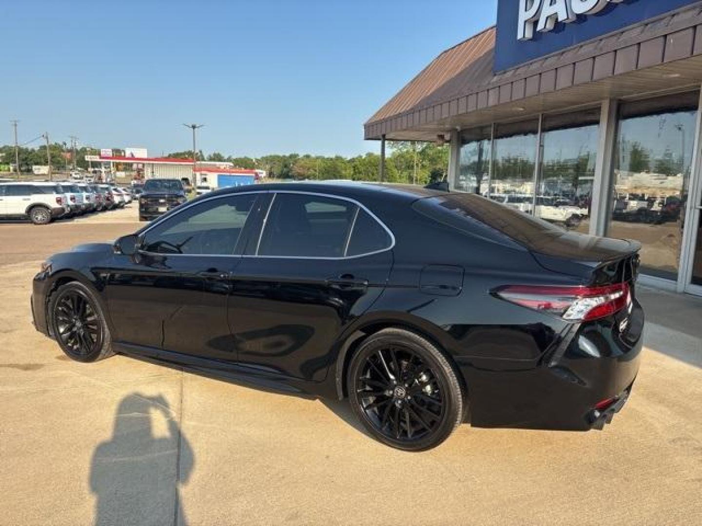 2021 Midnight Black Metallic Toyota Camry XSE (4T1K61AK4MU) with an 2.5L I4 DOHC 16V engine, Automatic transmission, located at 1105 E Mulberry, Kaufman, TX, 75142, (972) 962-2151, 32.589550, -96.300926 - Black 2021 Toyota Camry 4D Sedan XSE FWD 8-Speed Automatic 2.5L I4 DOHC 16V Leather.<br><br><br>Recent Arrival! 27/38 City/Highway MPG<br><br><br>Please call Paul Murrey Ford Inc. In Kaufman Texas A Family Dealership Since 1952 Serving the Dallas Fort Worth and East Texas areas for over 70 years. Pl - Photo#1