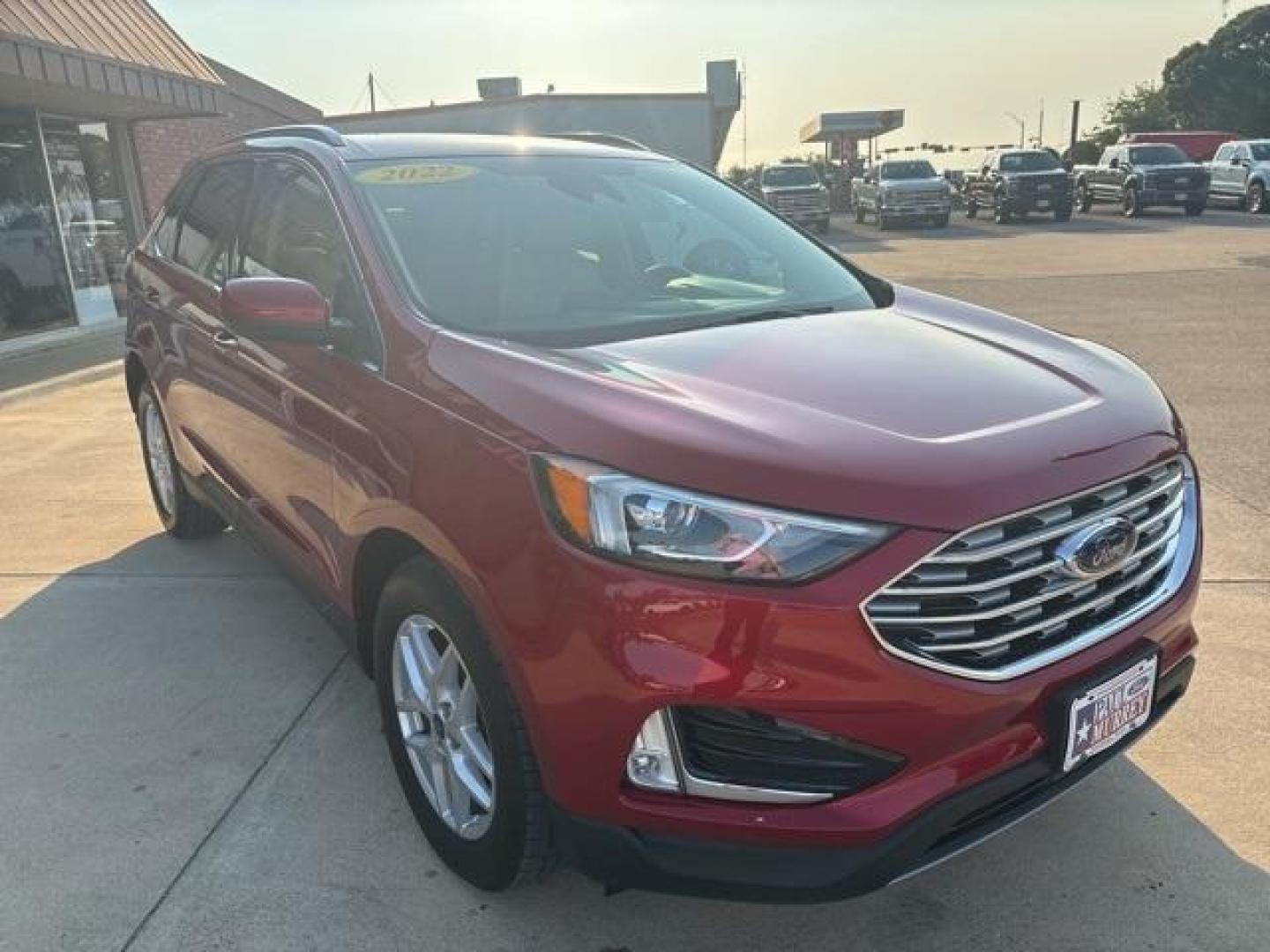 2022 Rapid Red Metallic Tinted Clearcoat /Dune Ford Edge SEL (2FMPK4J99NB) with an EcoBoost 2.0L I4 GTDi DOHC Turbocharged VCT engine, Automatic transmission, located at 1105 E Mulberry, Kaufman, TX, 75142, (972) 962-2151, 32.589550, -96.300926 - Rapid Red Metallic Tinted Clearcoat 2022 Ford Edge 4D Sport Utility SEL AWD 8-Speed Automatic EcoBoost 2.0L I4 GTDi DOHC Turbocharged VCT AWD.<br><br><br>Recent Arrival! Odometer is 20452 miles below market average! 21/28 City/Highway MPG<br><br><br>Please call Paul Murrey Ford Inc. In Kaufman Texas - Photo#5